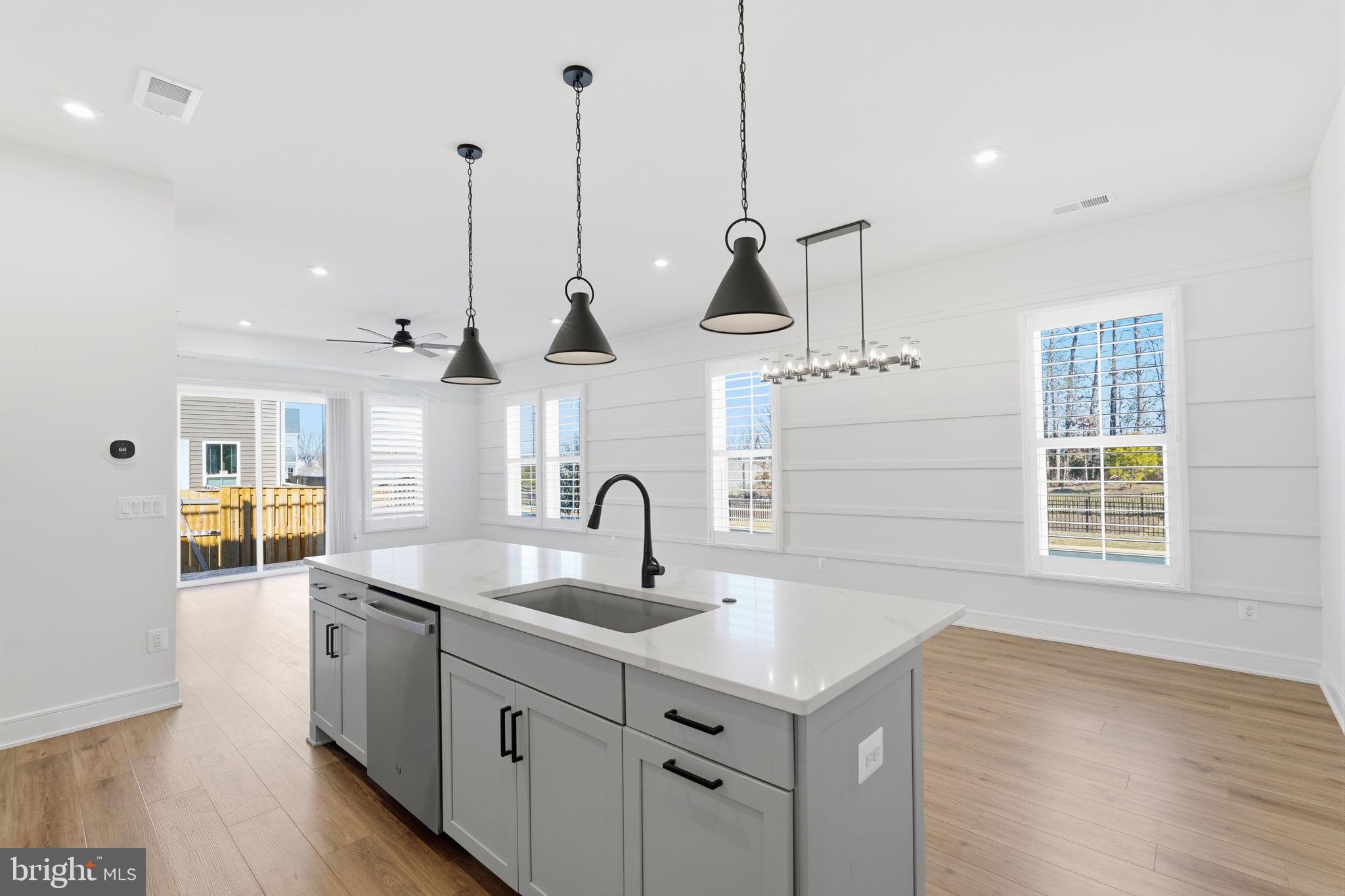 ROBINSON MANOR - Residential