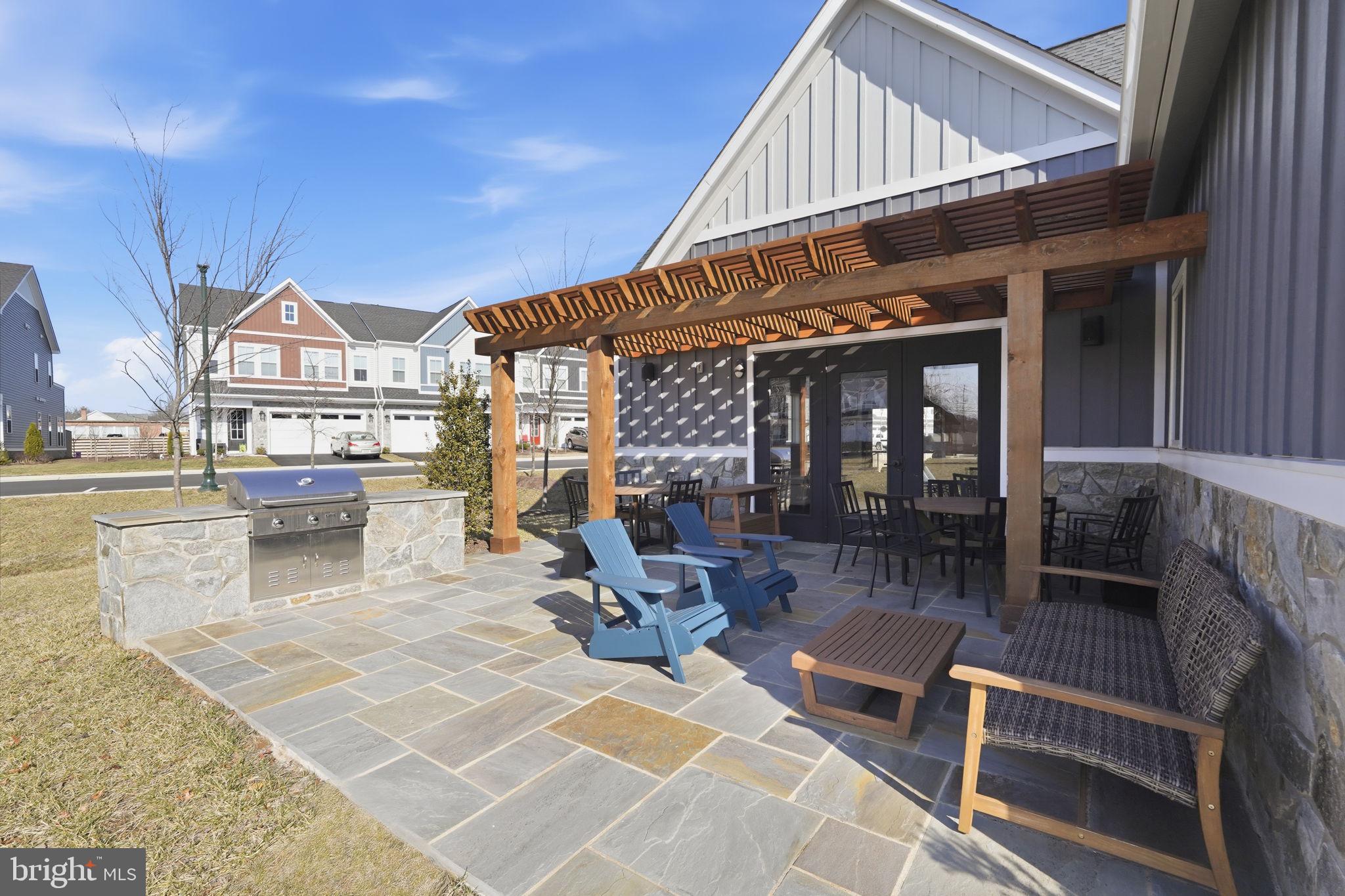 ROBINSON MANOR - Residential