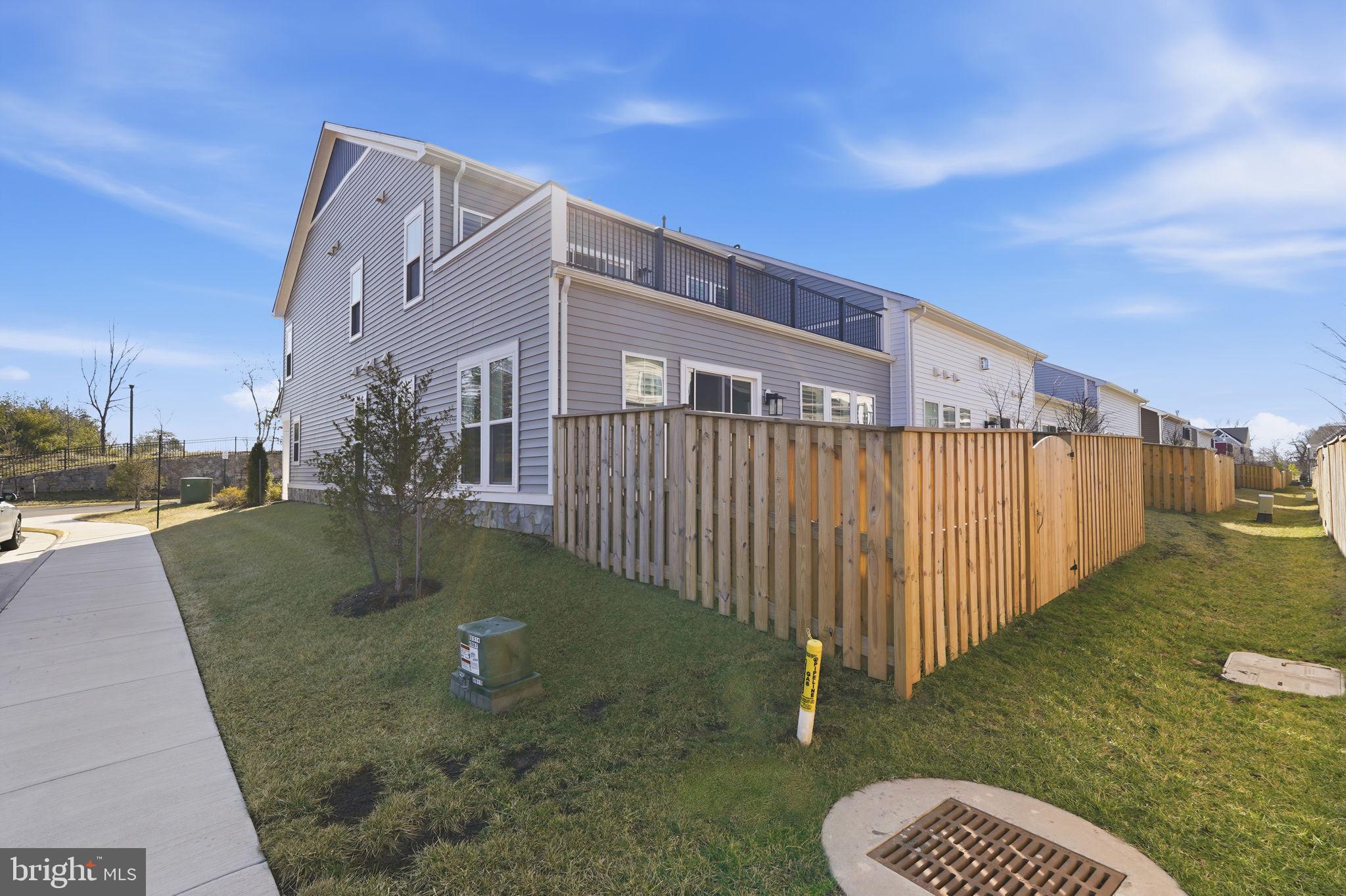 ROBINSON MANOR - Residential