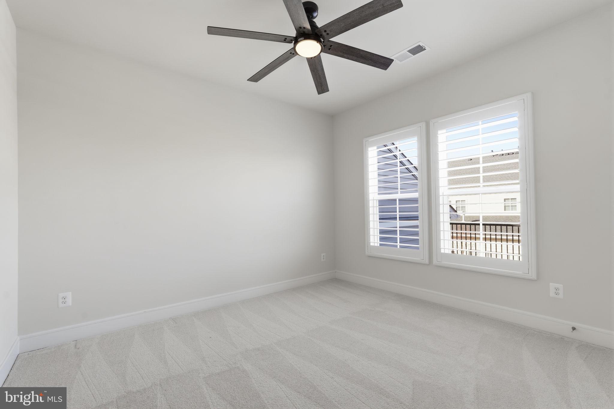 ROBINSON MANOR - Residential