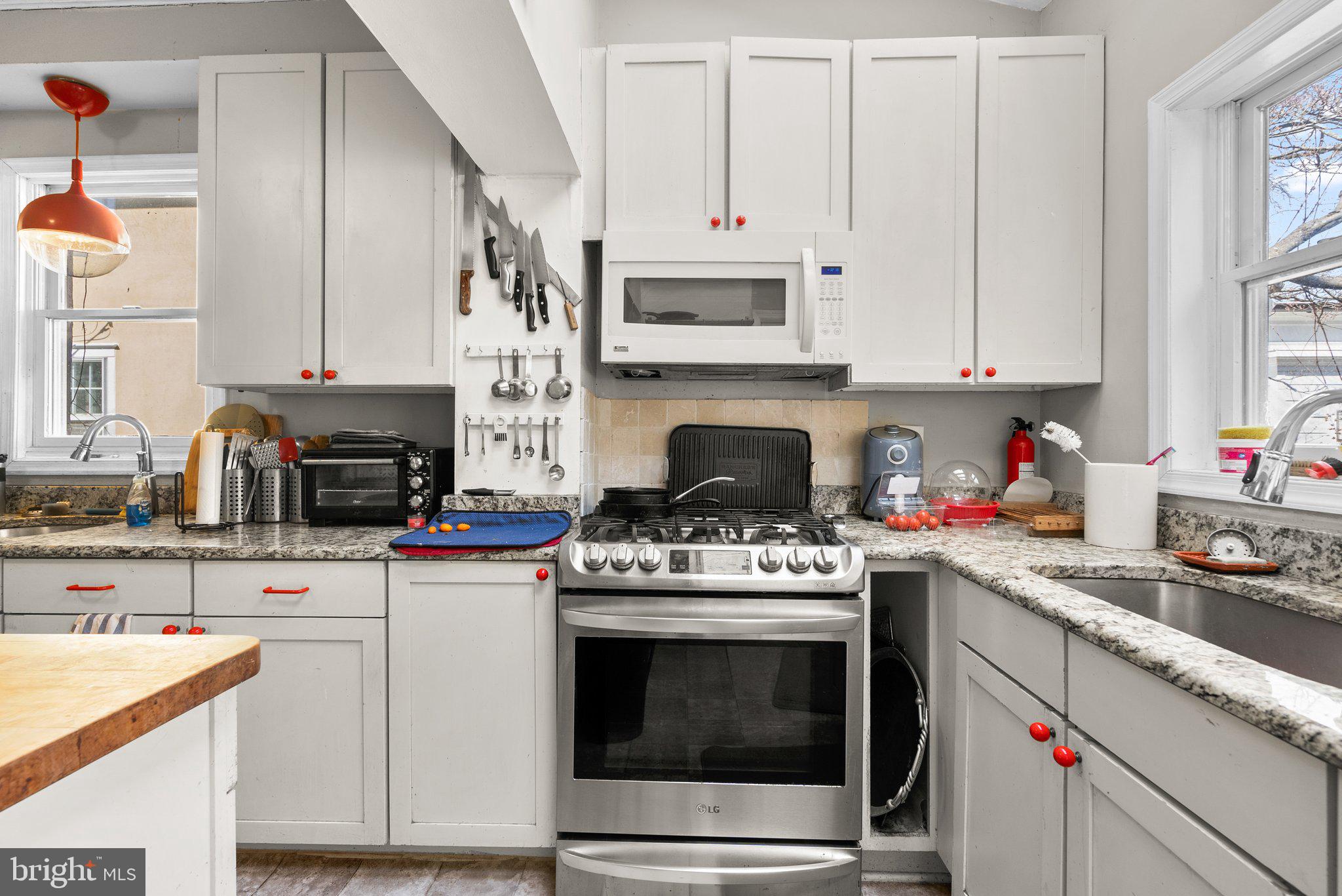 MURRAY HILL - Residential