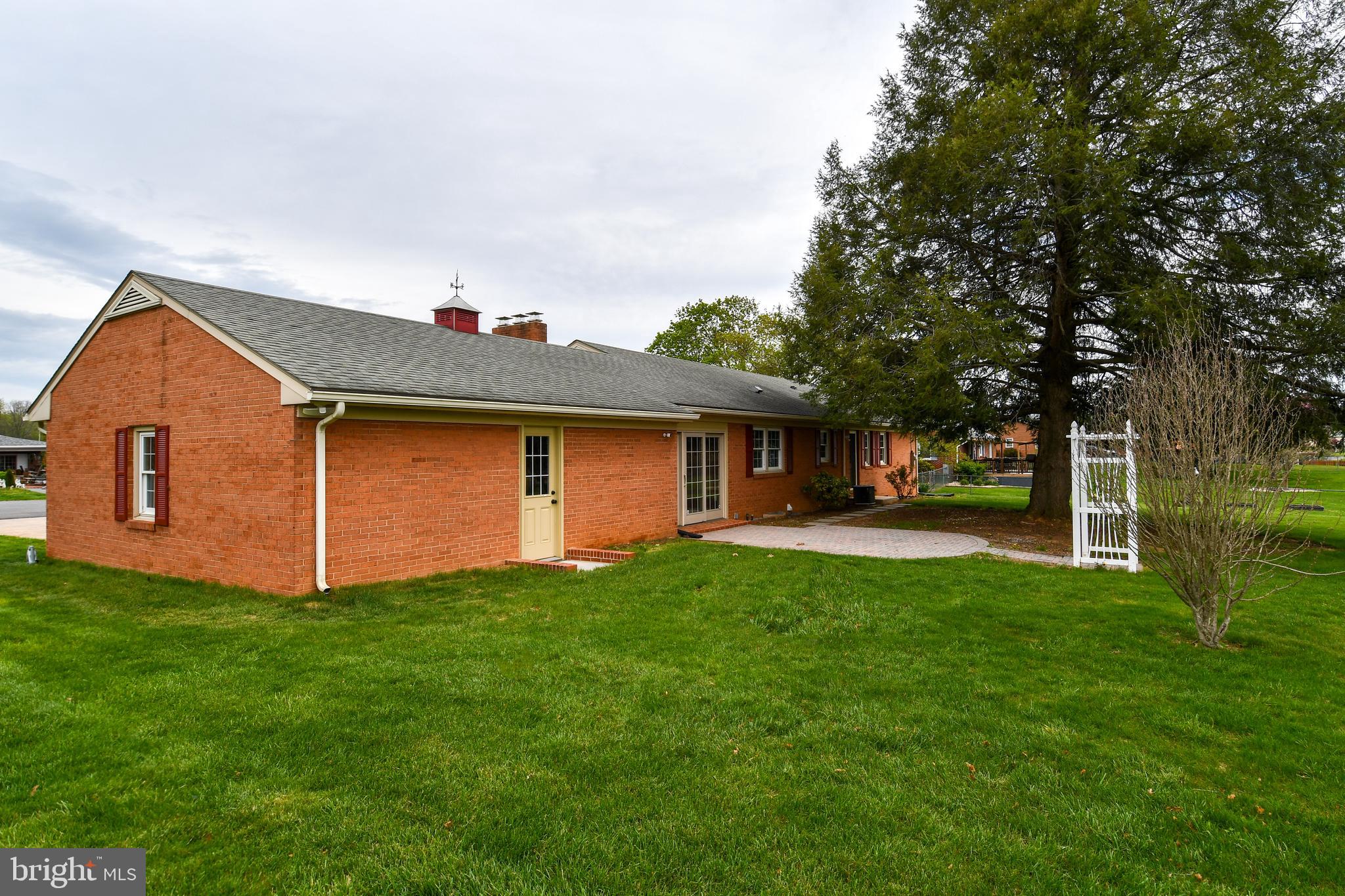 17527 WOODLAWN DRIVE