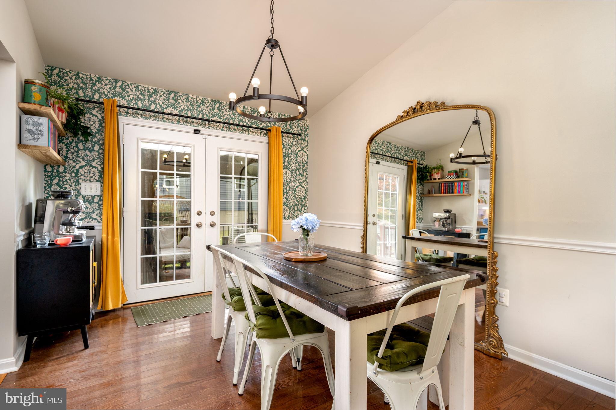 BREEZY POINT - Residential