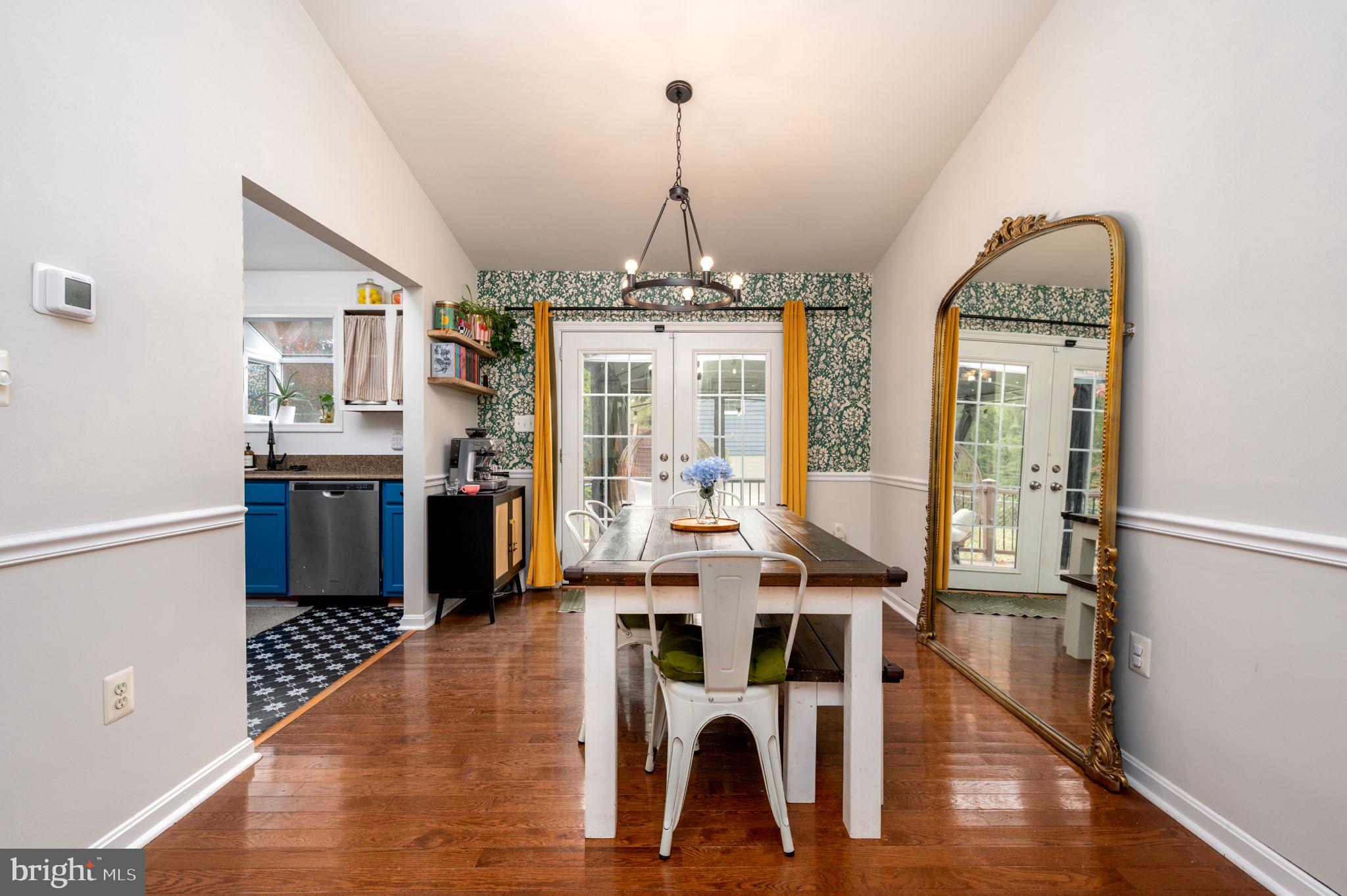 BREEZY POINT - Residential