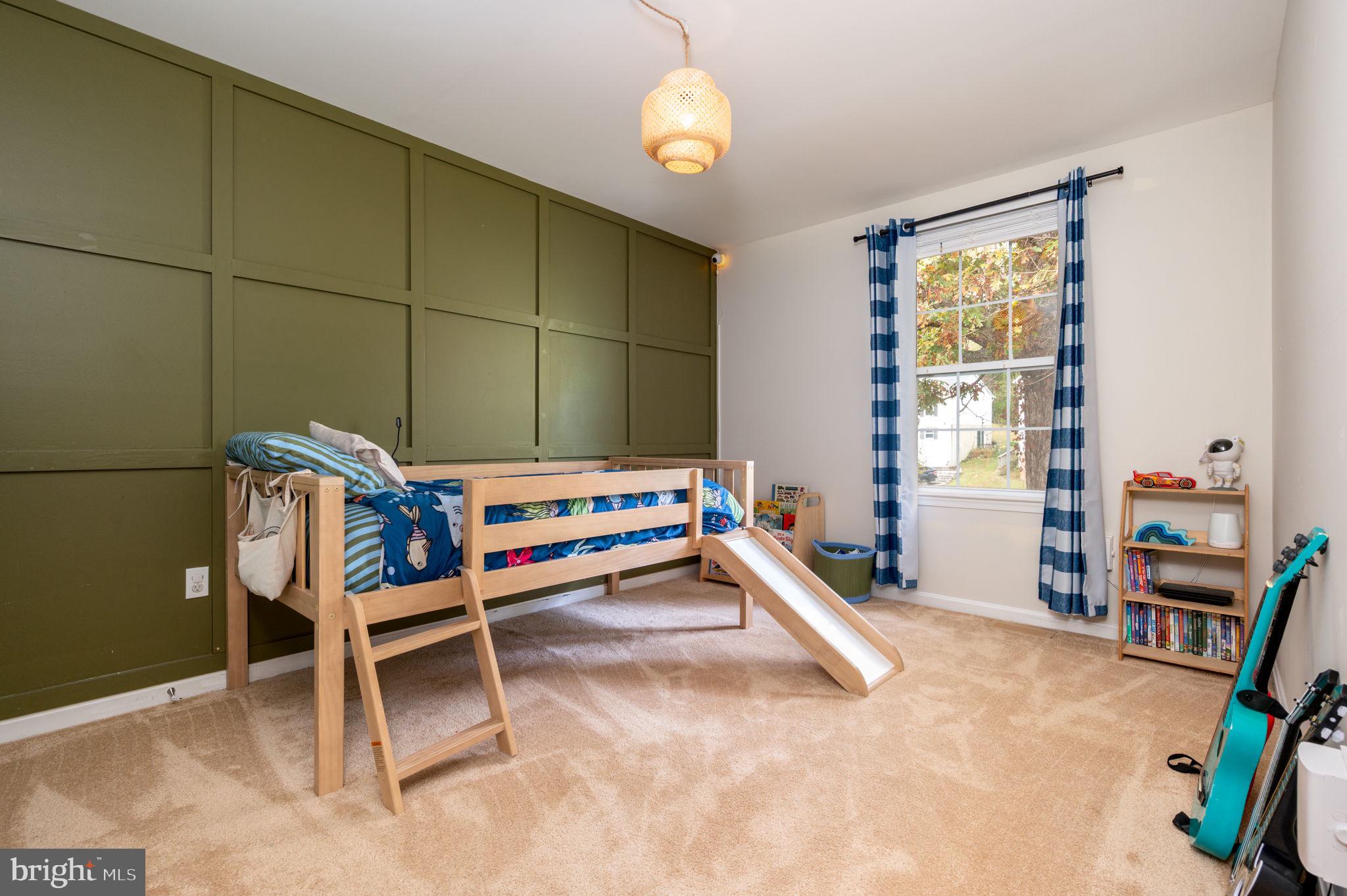 BREEZY POINT - Residential