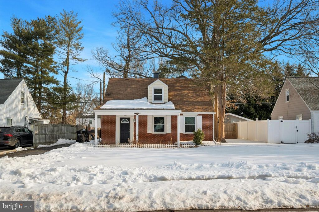 Photo of 1957 Clearview Ave, NORRISTOWN, PA 19403 (MLS # PAMC2167826)