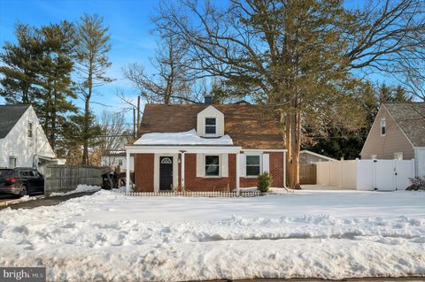 Photo of 1957 Clearview Ave, NORRISTOWN, PA 19403 (MLS # PAMC2167826)