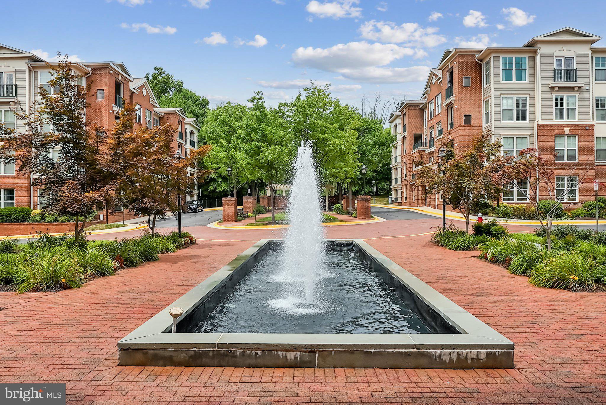 SAINTSBURY PLAZA - Residential