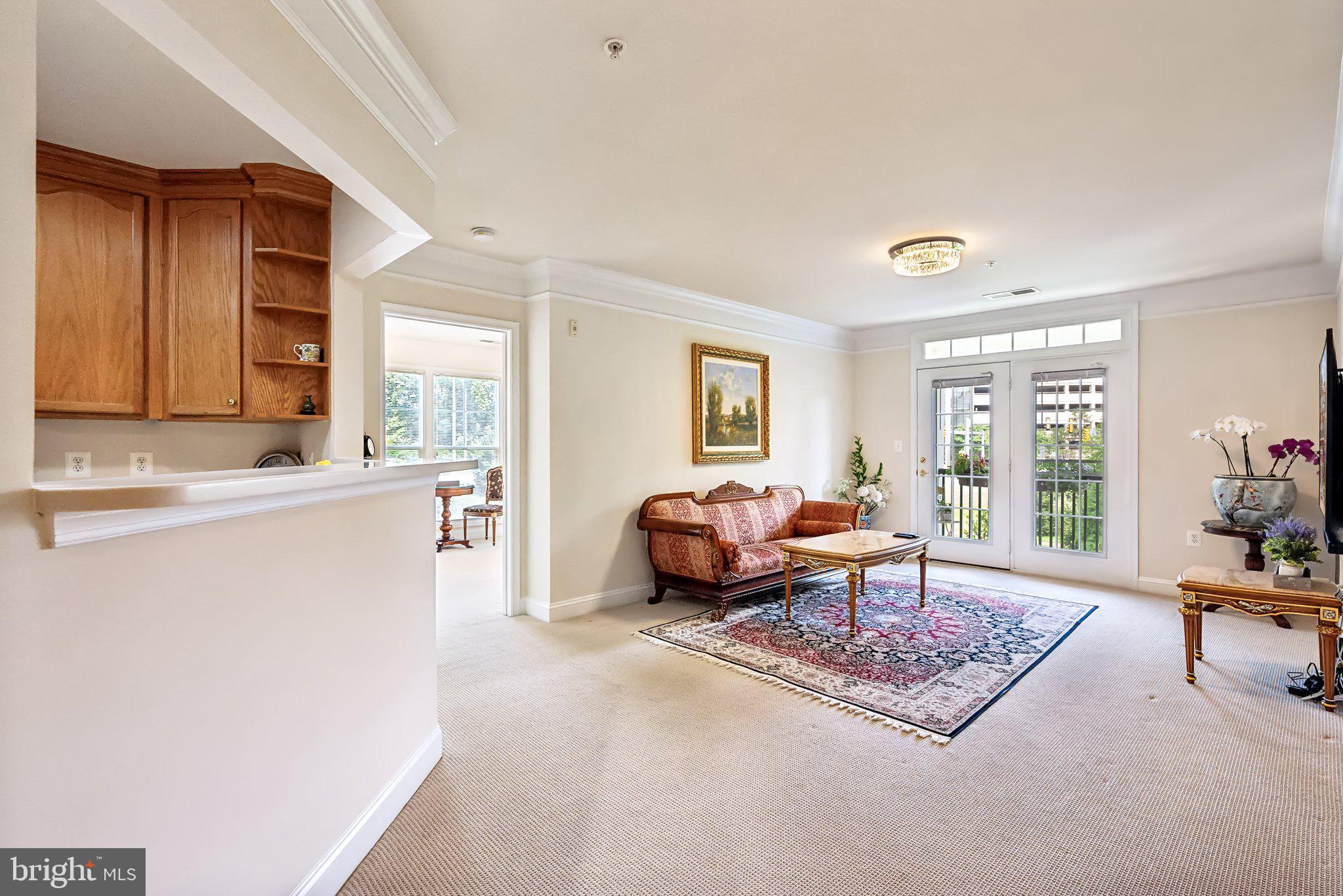 SAINTSBURY PLAZA - Residential