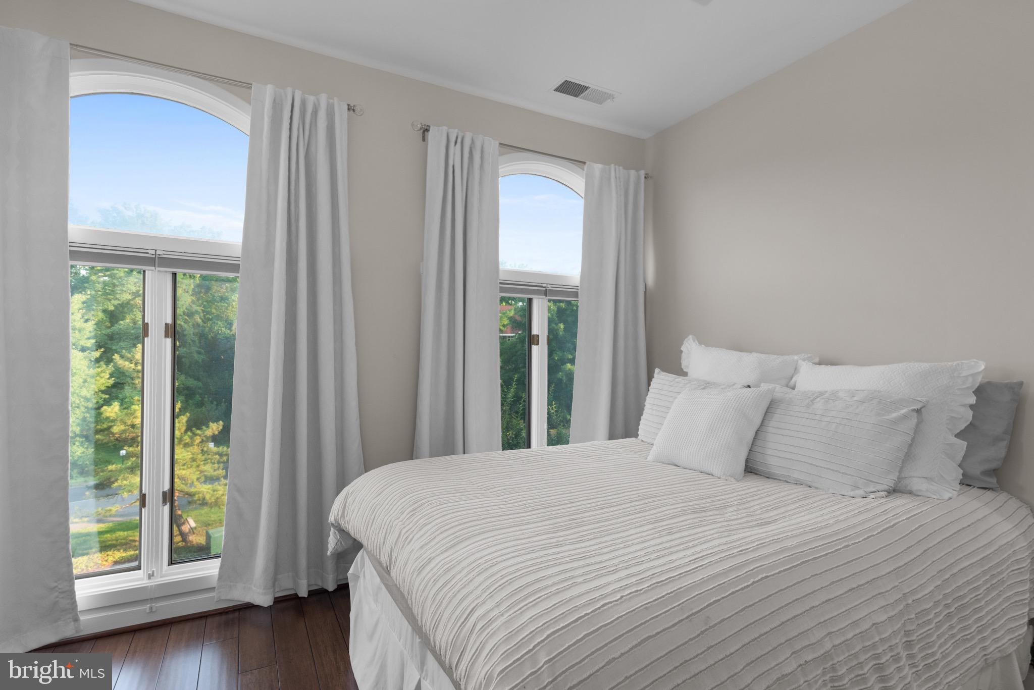 CHESAPEAKE HARBOUR - Residential