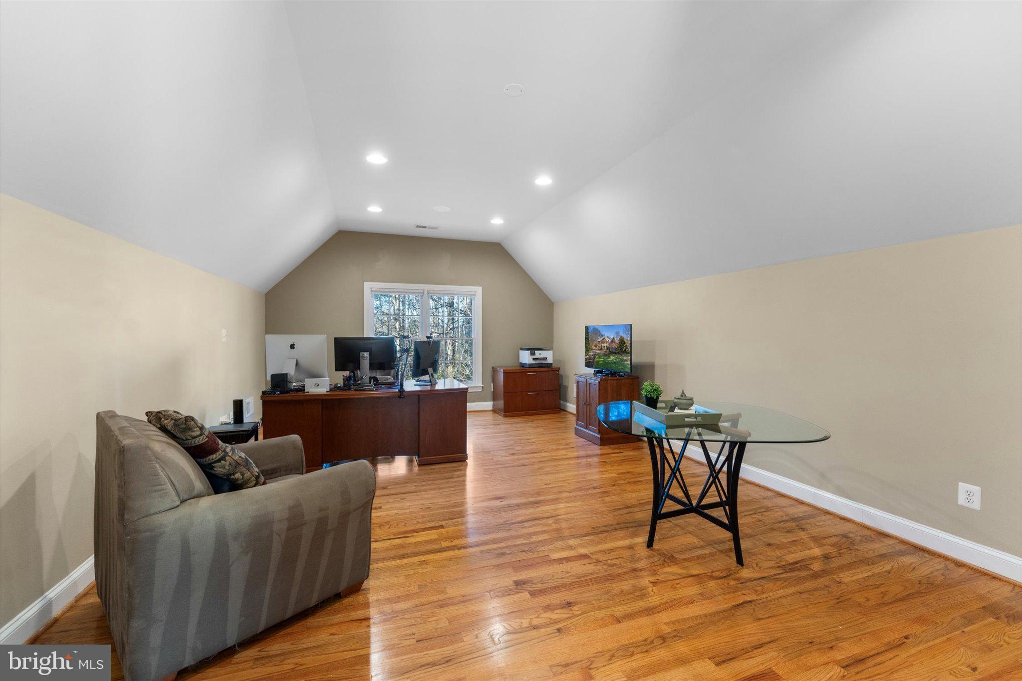 OAKTON - Residential