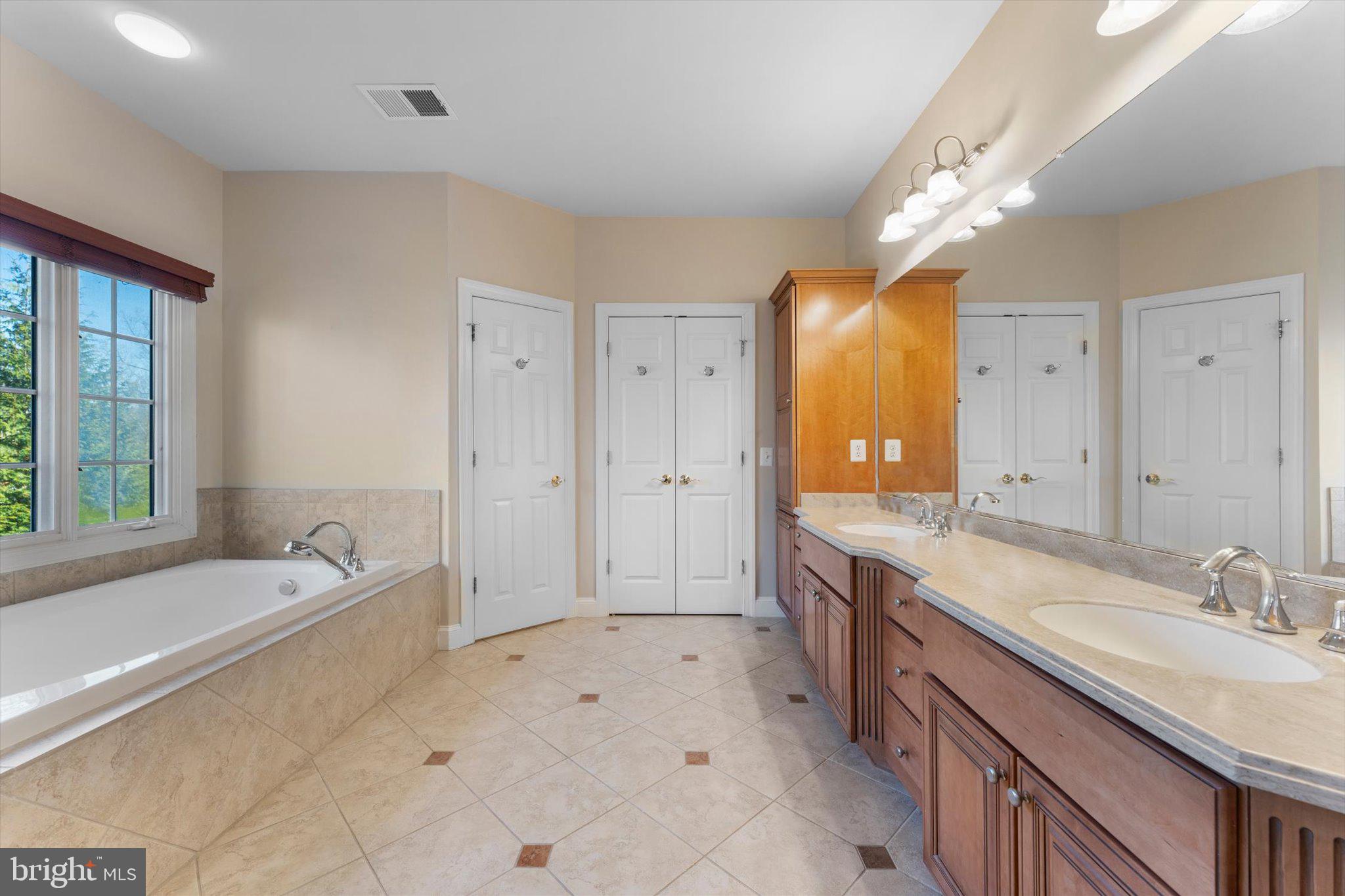 OAKTON - Residential