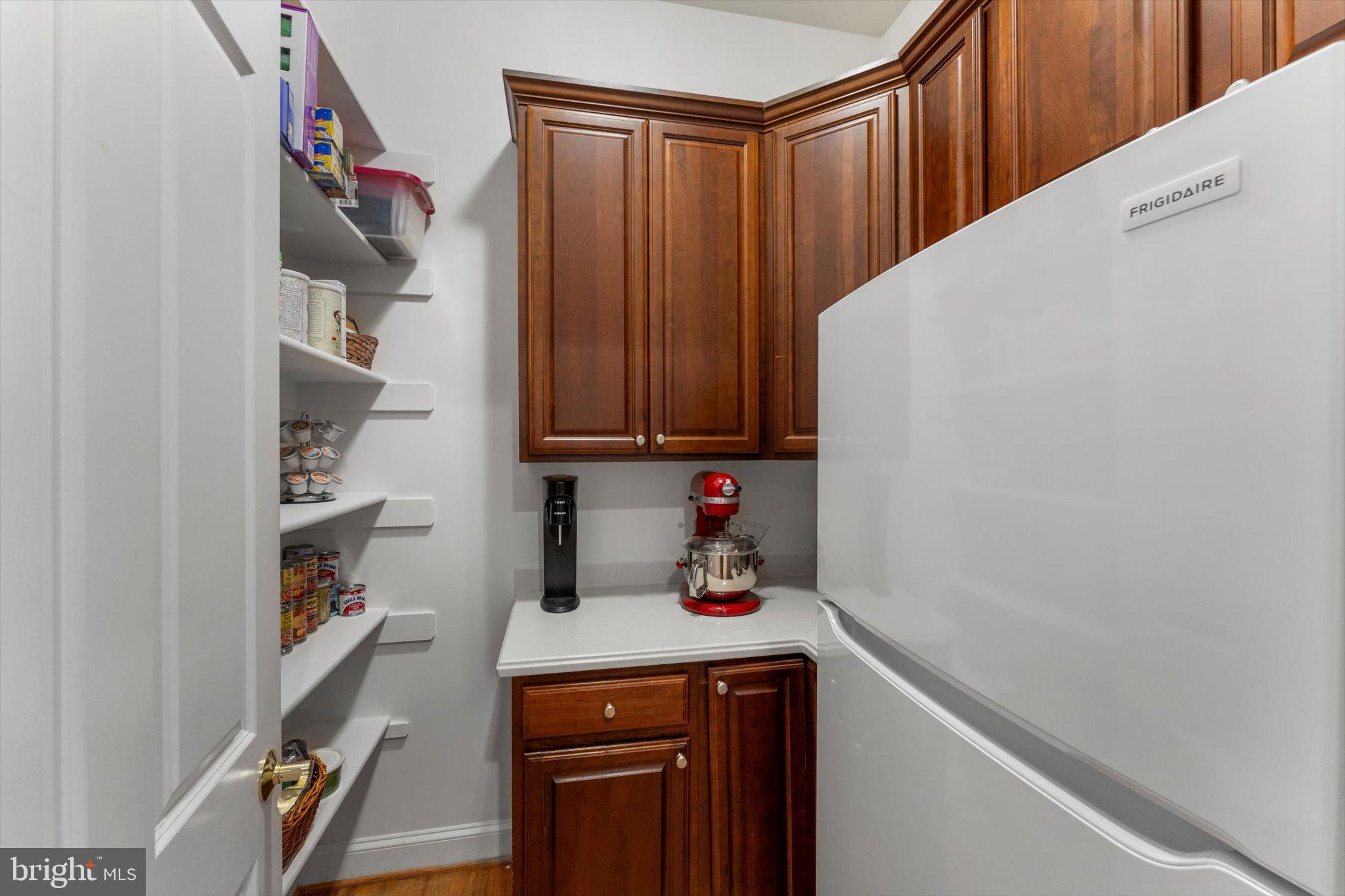 OAKTON - Residential