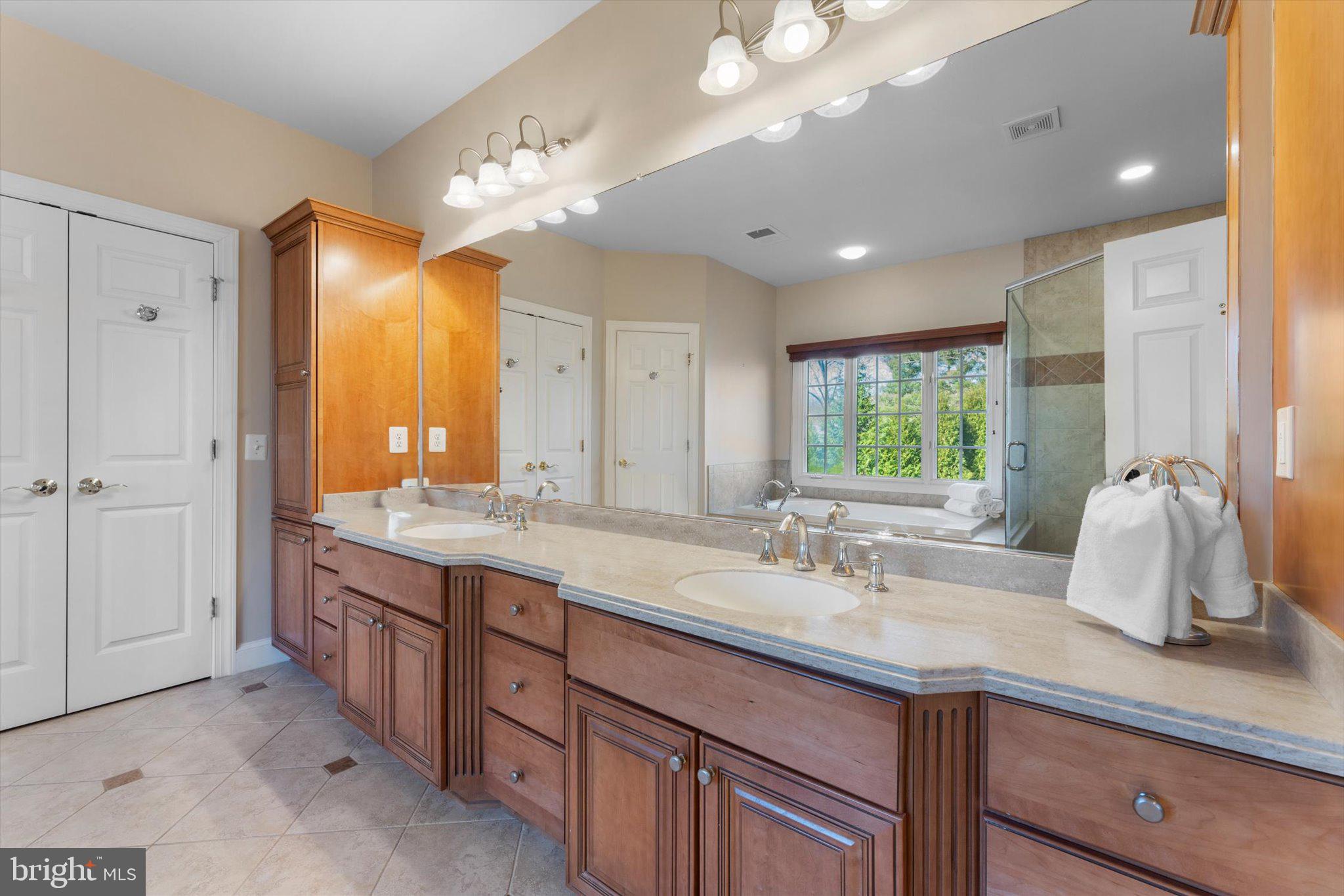 OAKTON - Residential