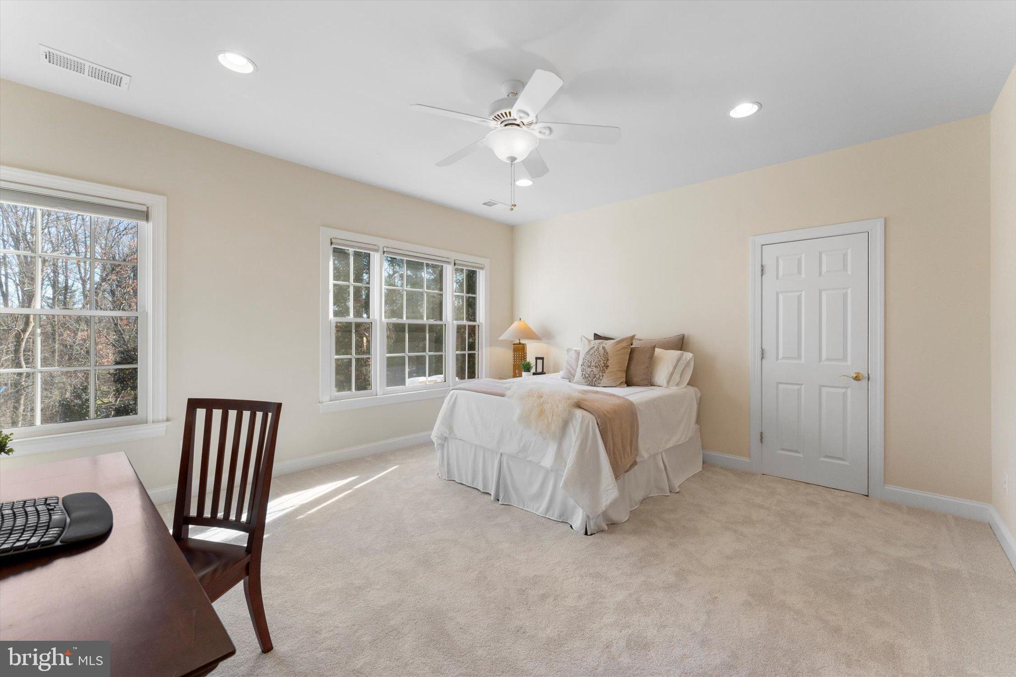 OAKTON - Residential