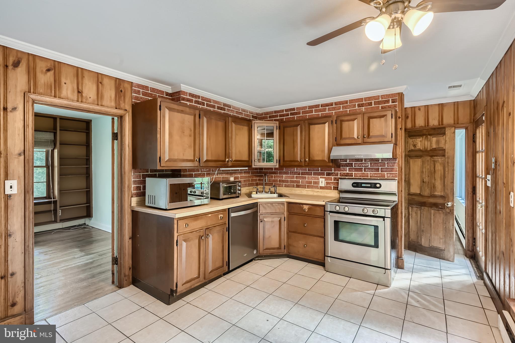 GREENSPRING - Residential Lease