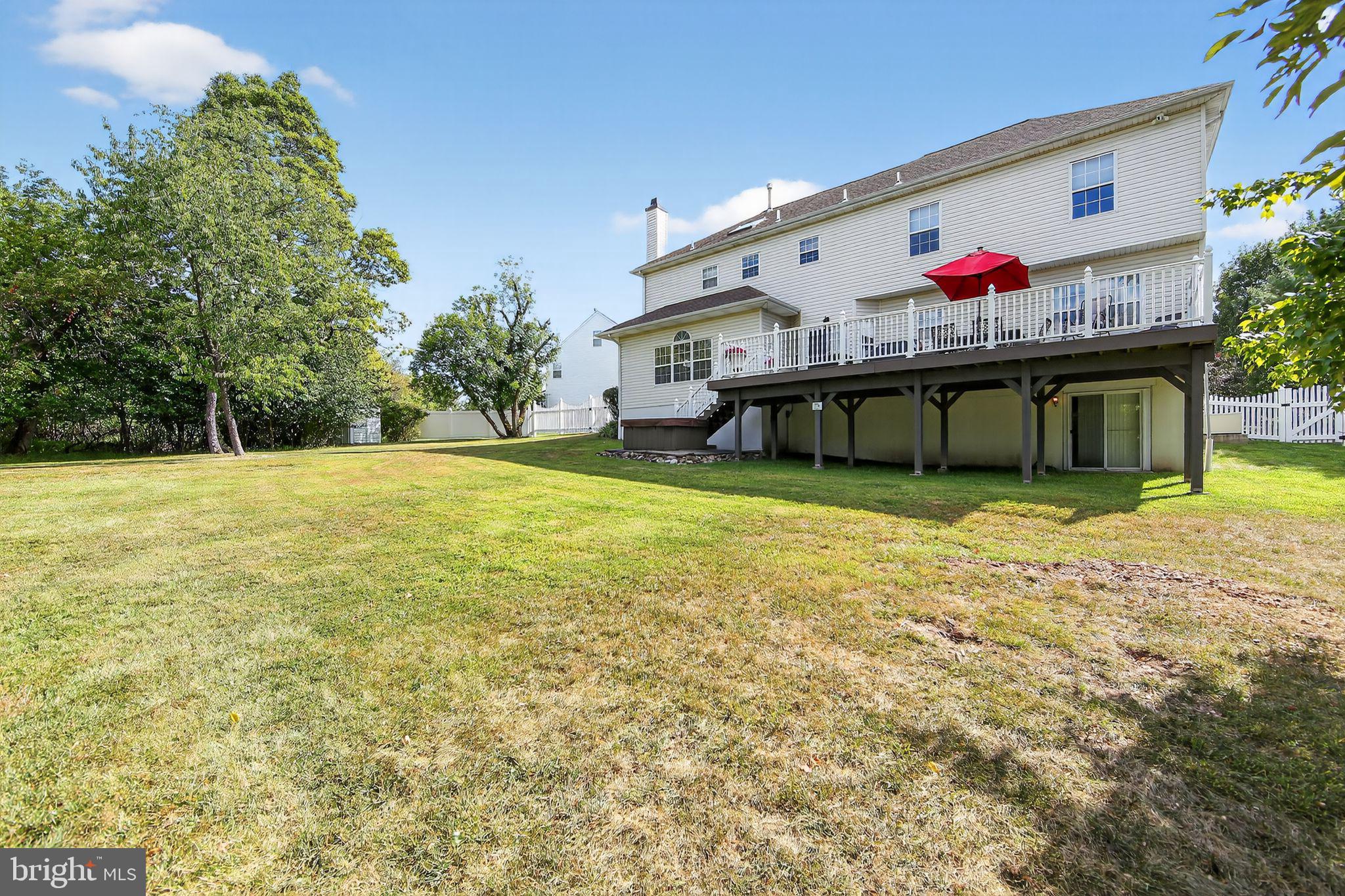 WOODED GLEN - Residential