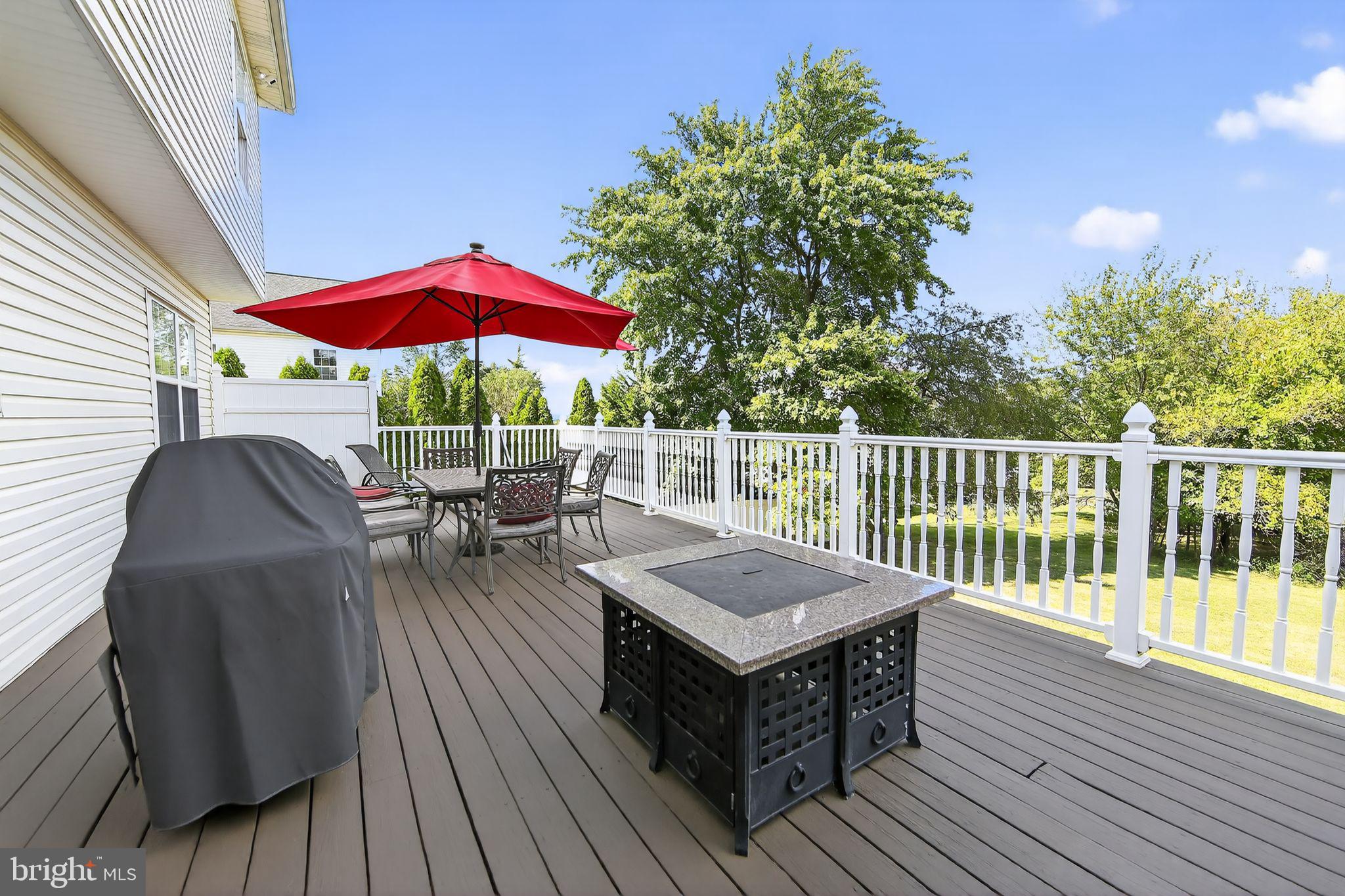 WOODED GLEN - Residential