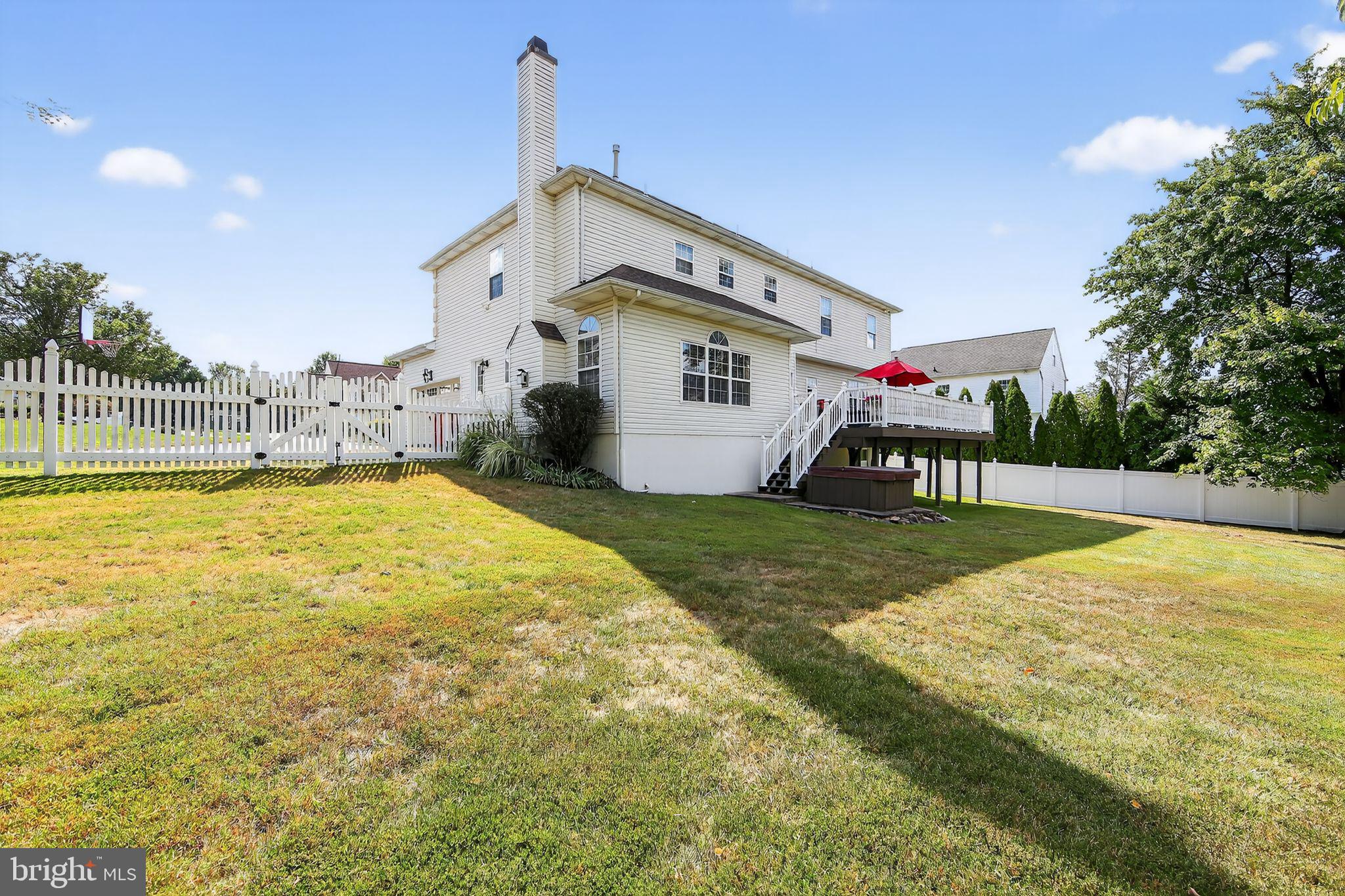 WOODED GLEN - Residential