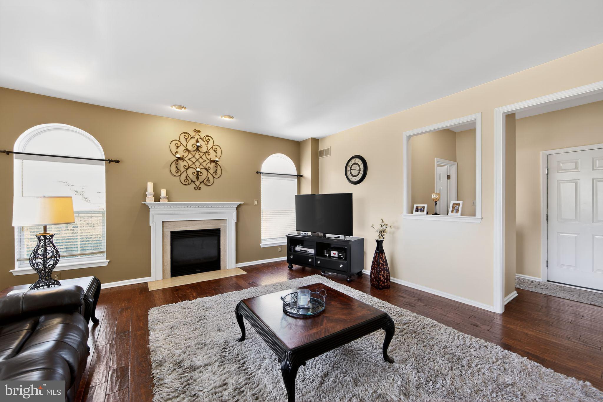 WOODED GLEN - Residential