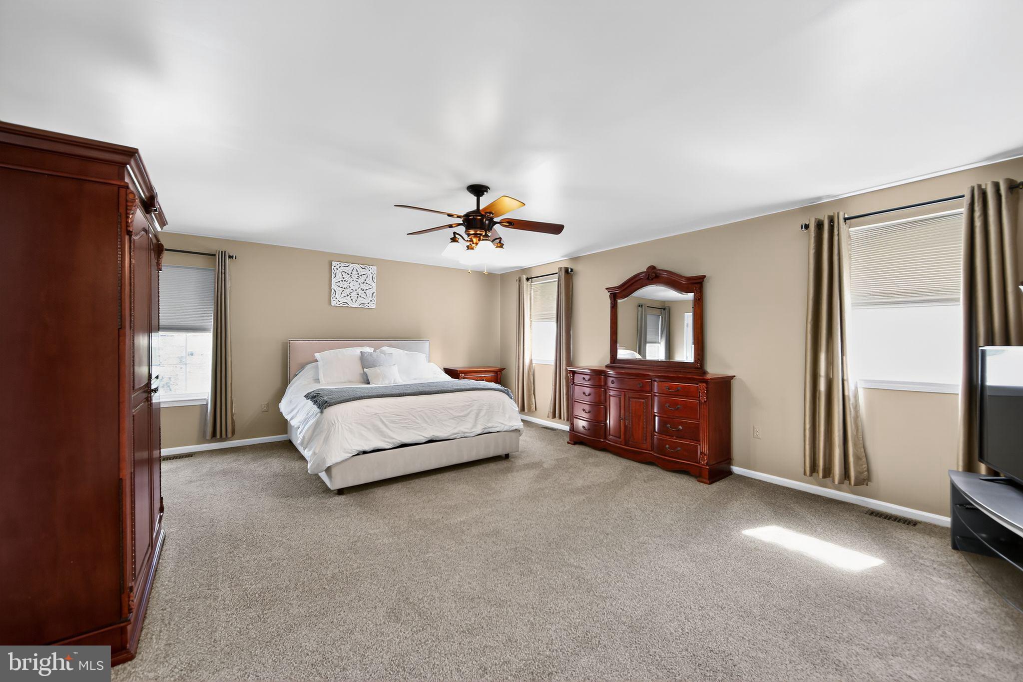 WOODED GLEN - Residential