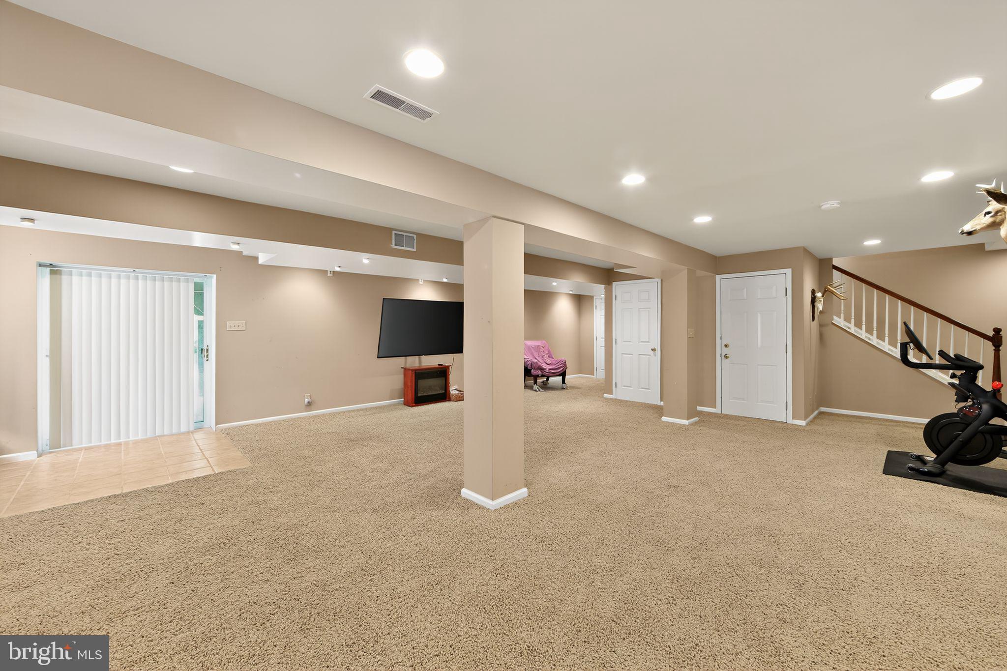 WOODED GLEN - Residential