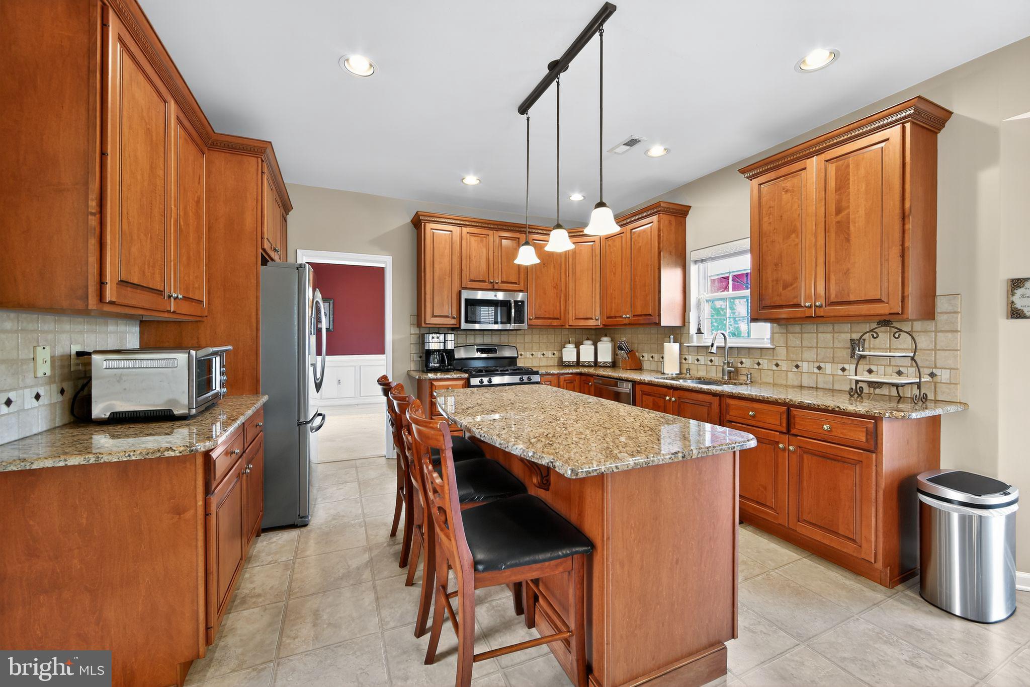 WOODED GLEN - Residential