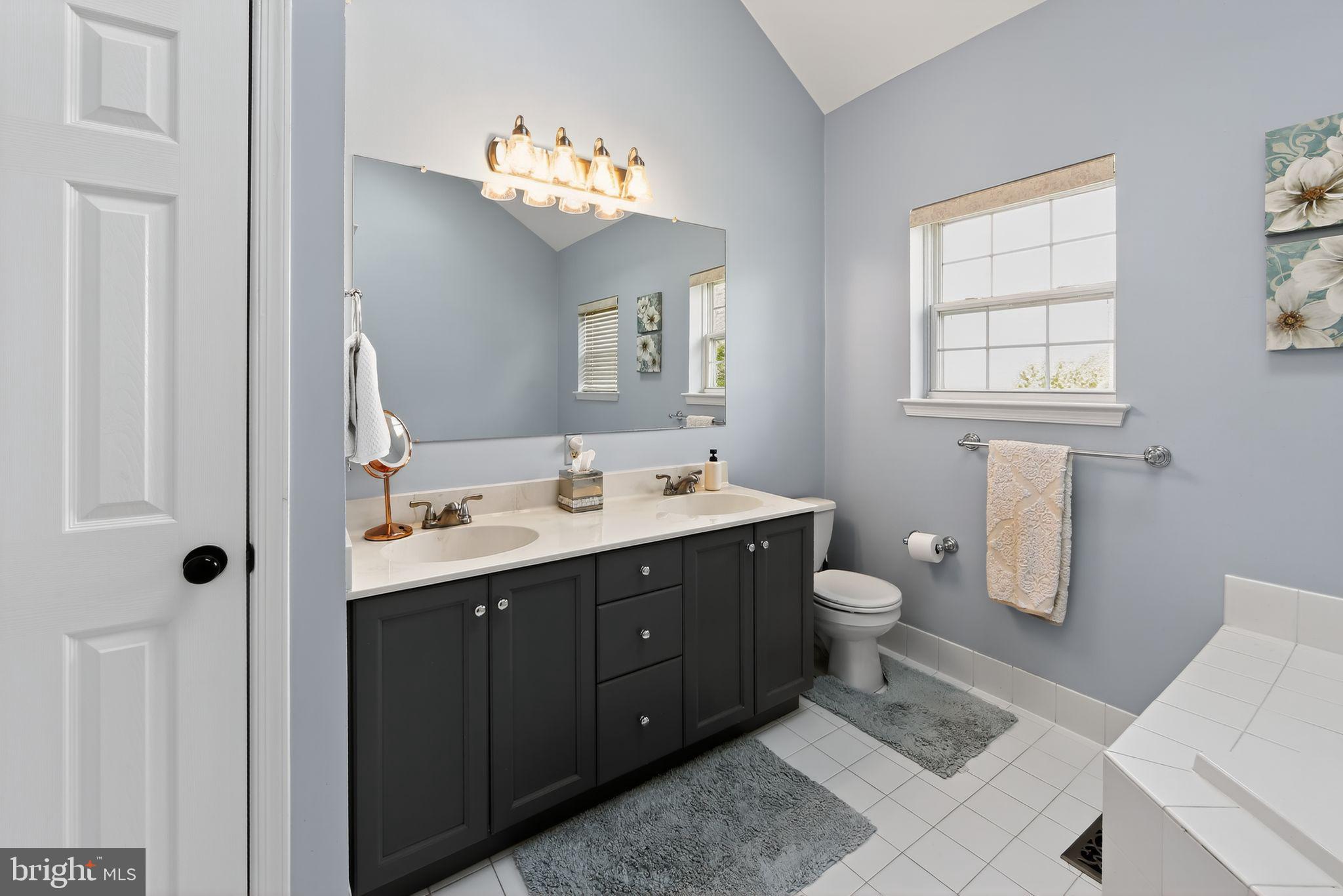 WOODED GLEN - Residential