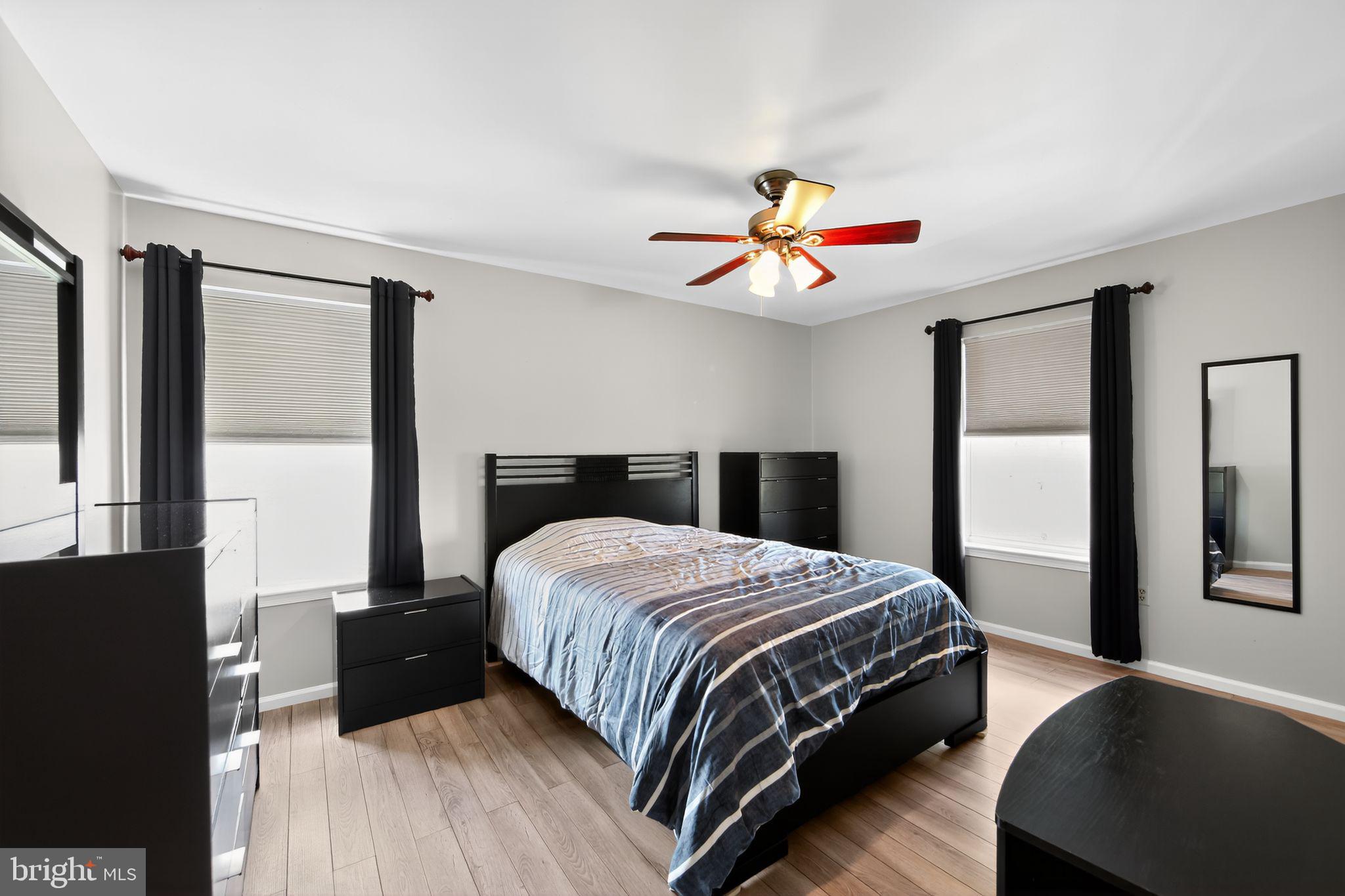 WOODED GLEN - Residential