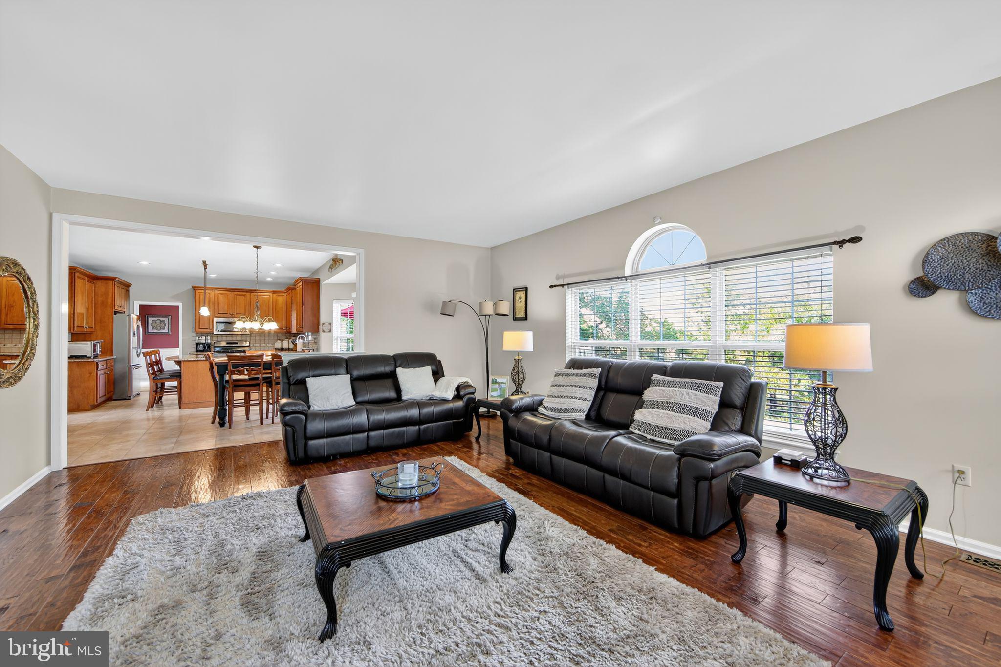 WOODED GLEN - Residential