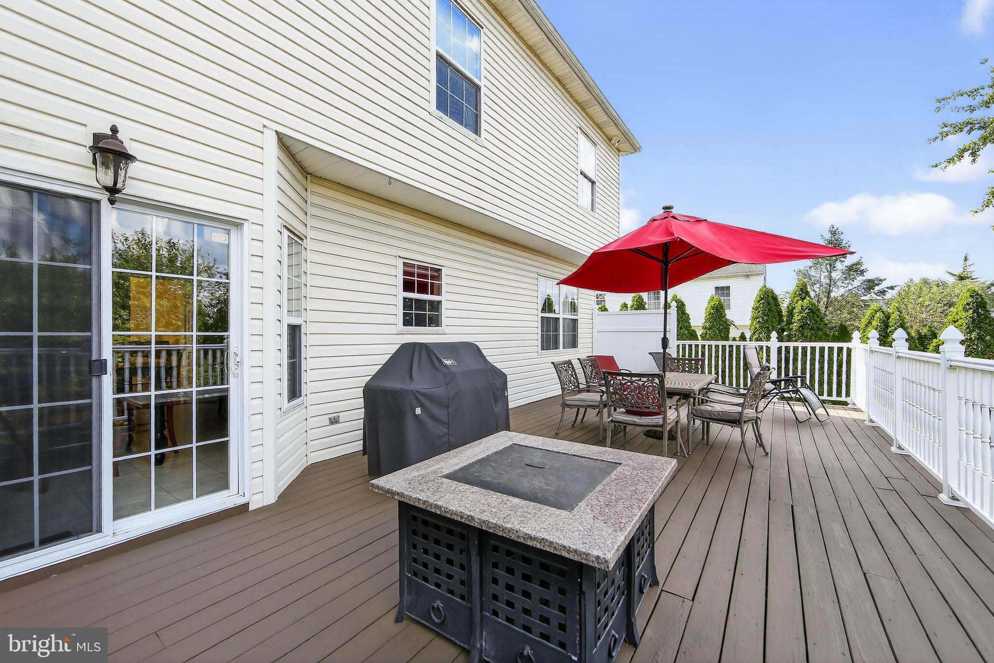 WOODED GLEN - Residential