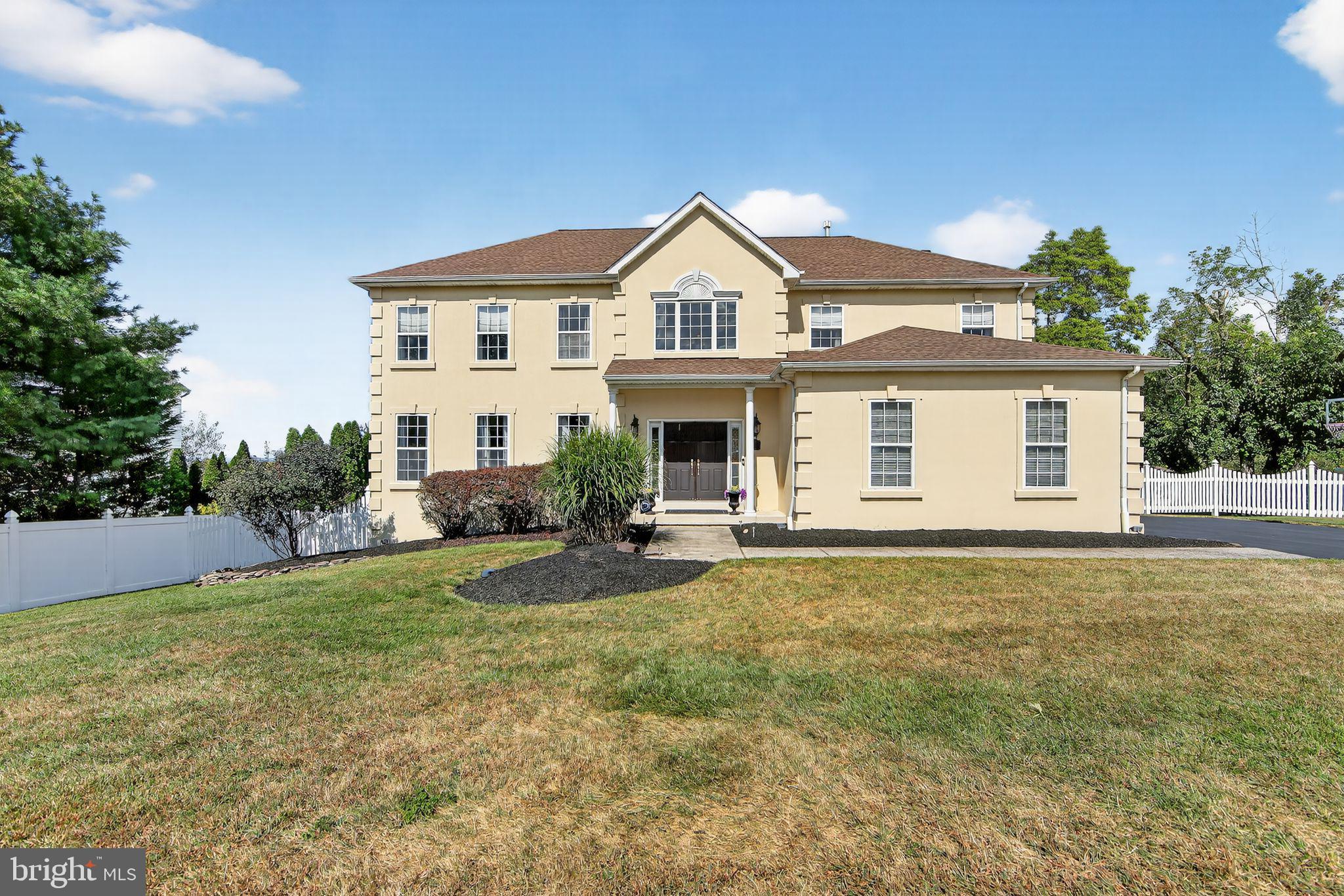 WOODED GLEN - Residential