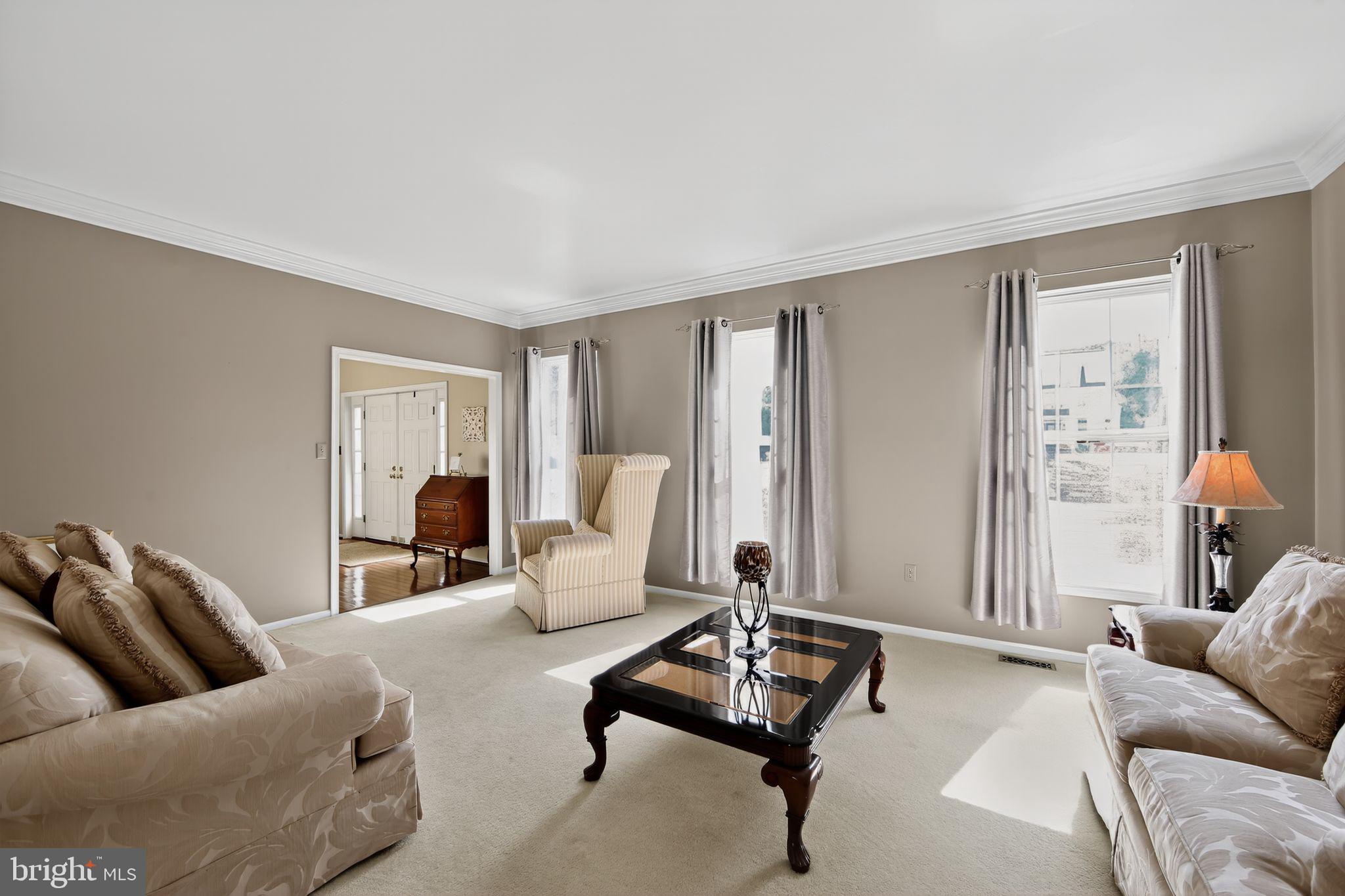 WOODED GLEN - Residential