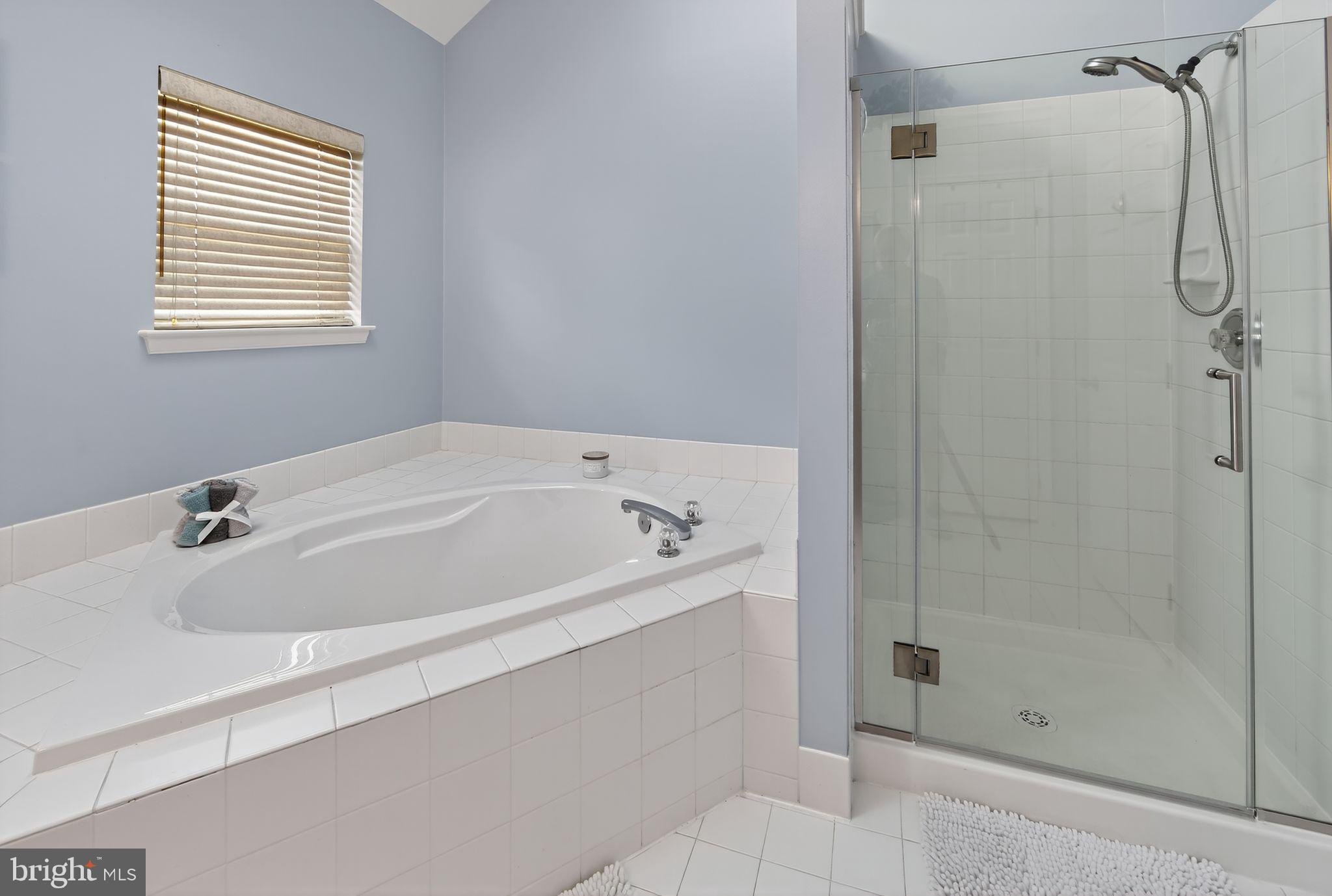 WOODED GLEN - Residential