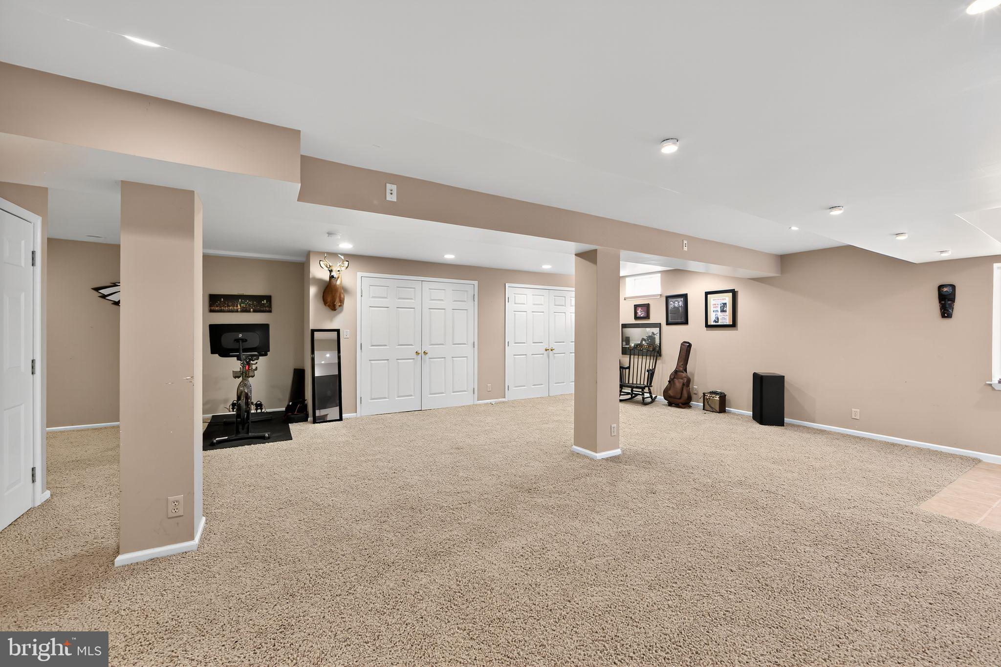 WOODED GLEN - Residential