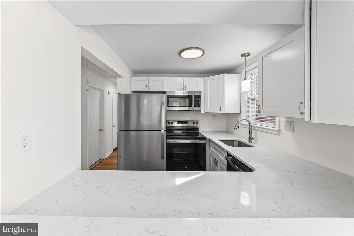 ARONIMINK ESTATES - Residential Income