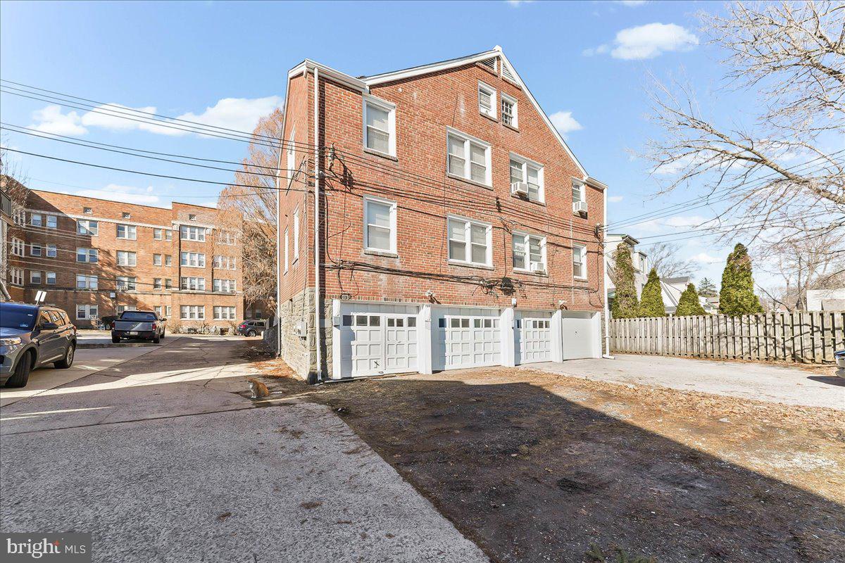 ARONIMINK ESTATES - Residential Income