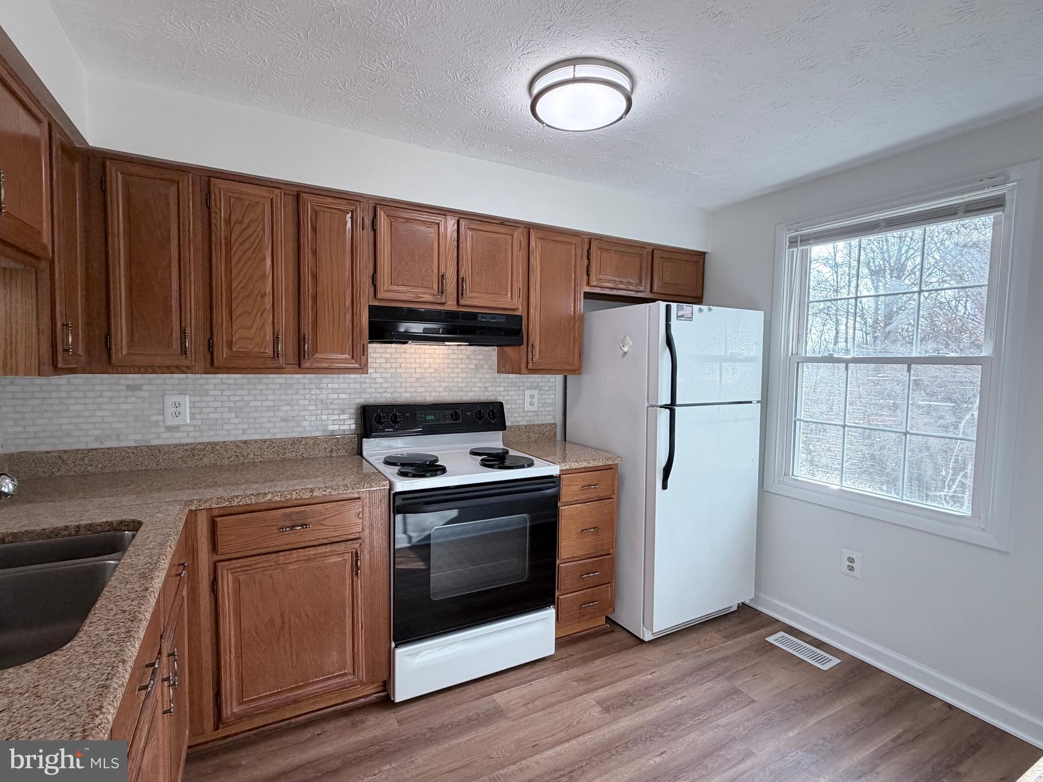 LITTLE ROCKY RUN - Residential Lease