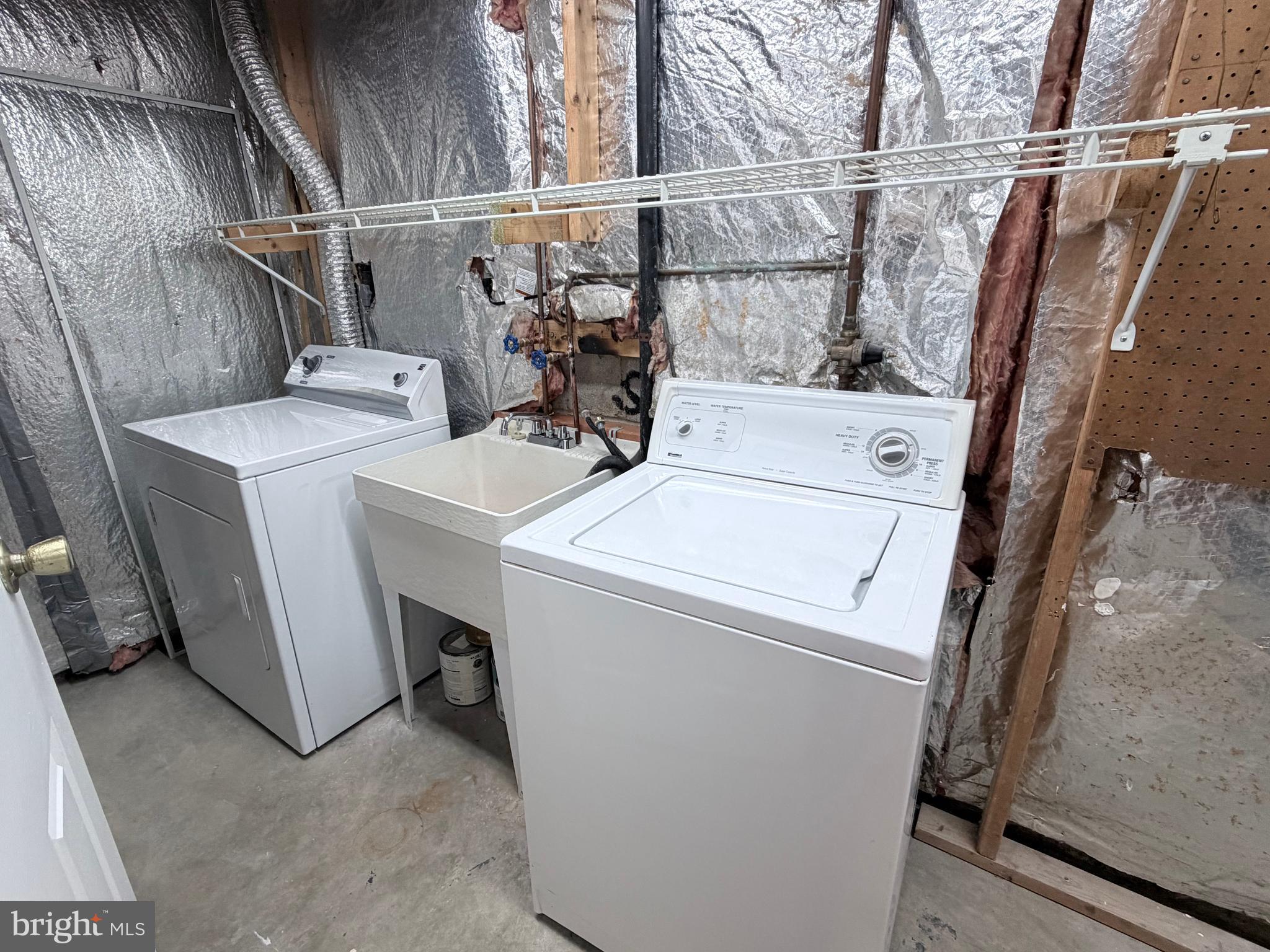 LITTLE ROCKY RUN - Residential Lease