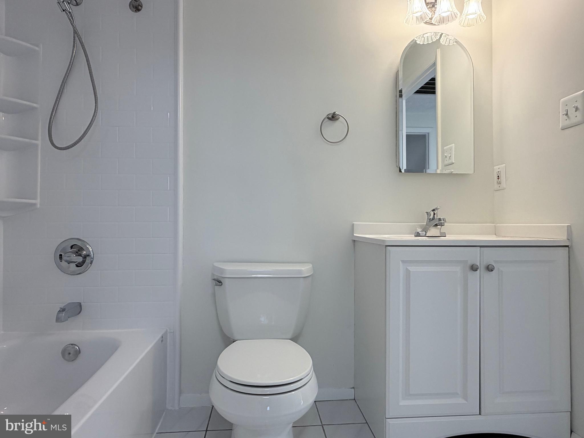 LITTLE ROCKY RUN - Residential Lease