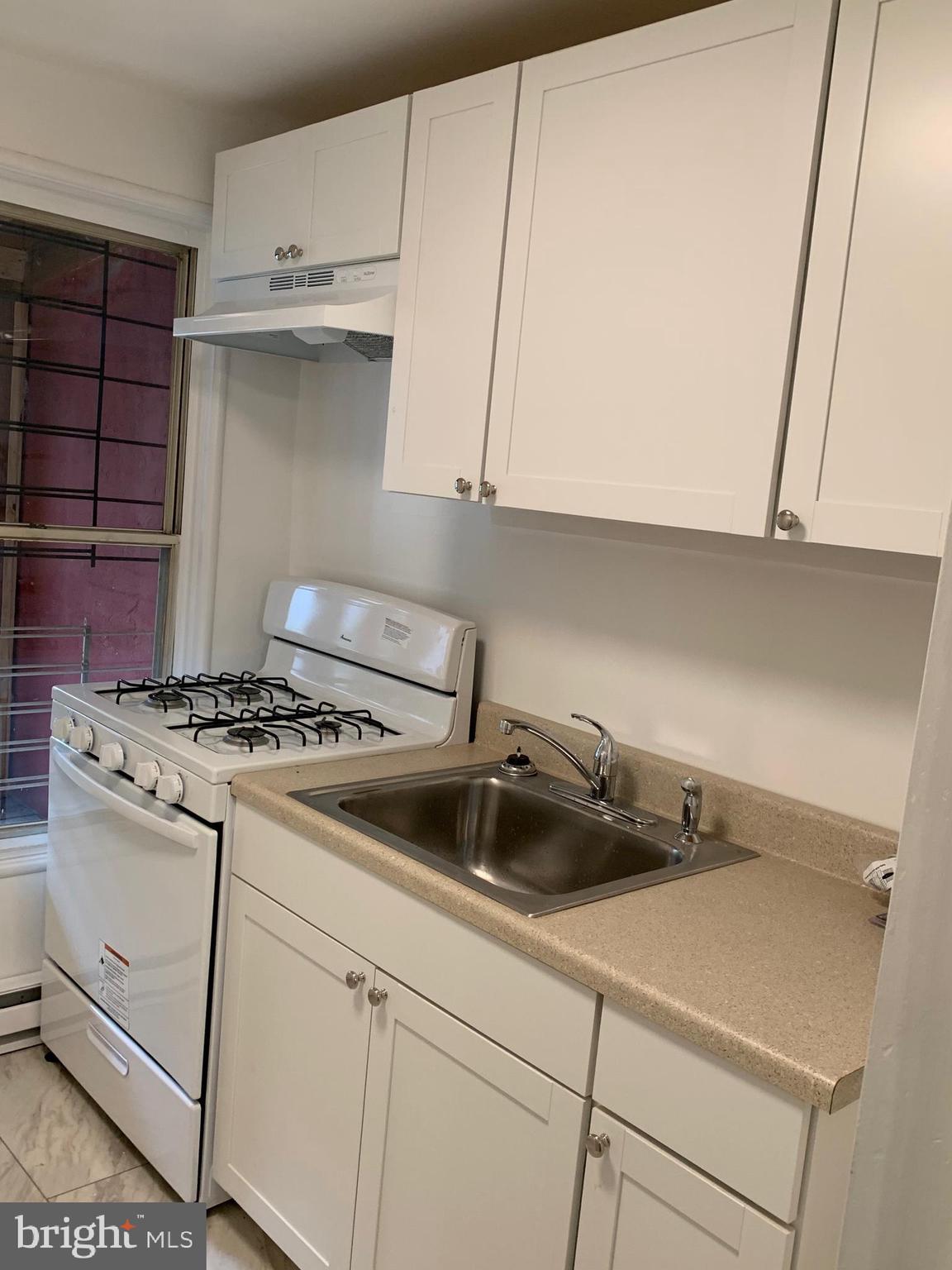 PORT RICHMOND - Residential Lease