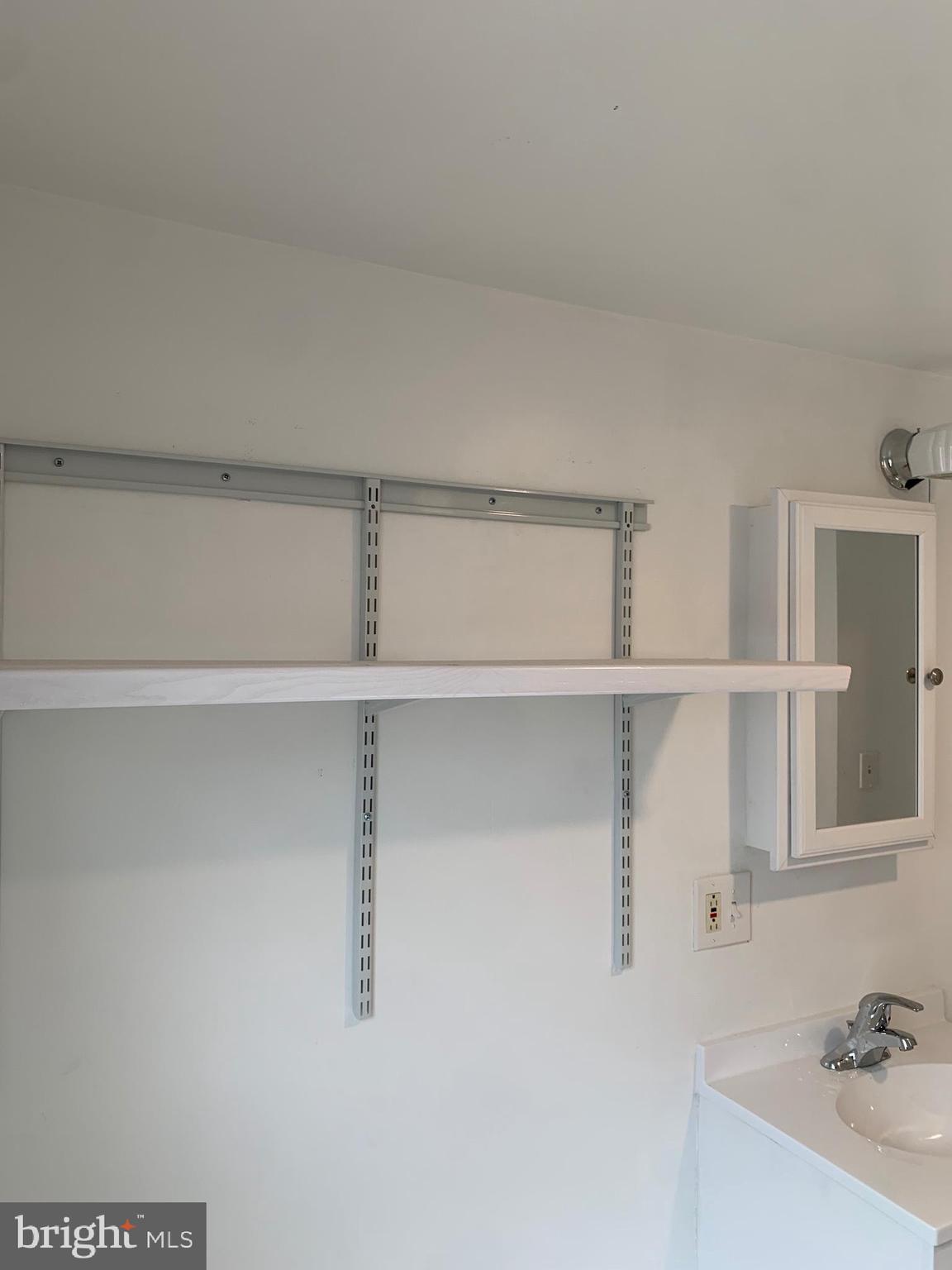 PORT RICHMOND - Residential Lease