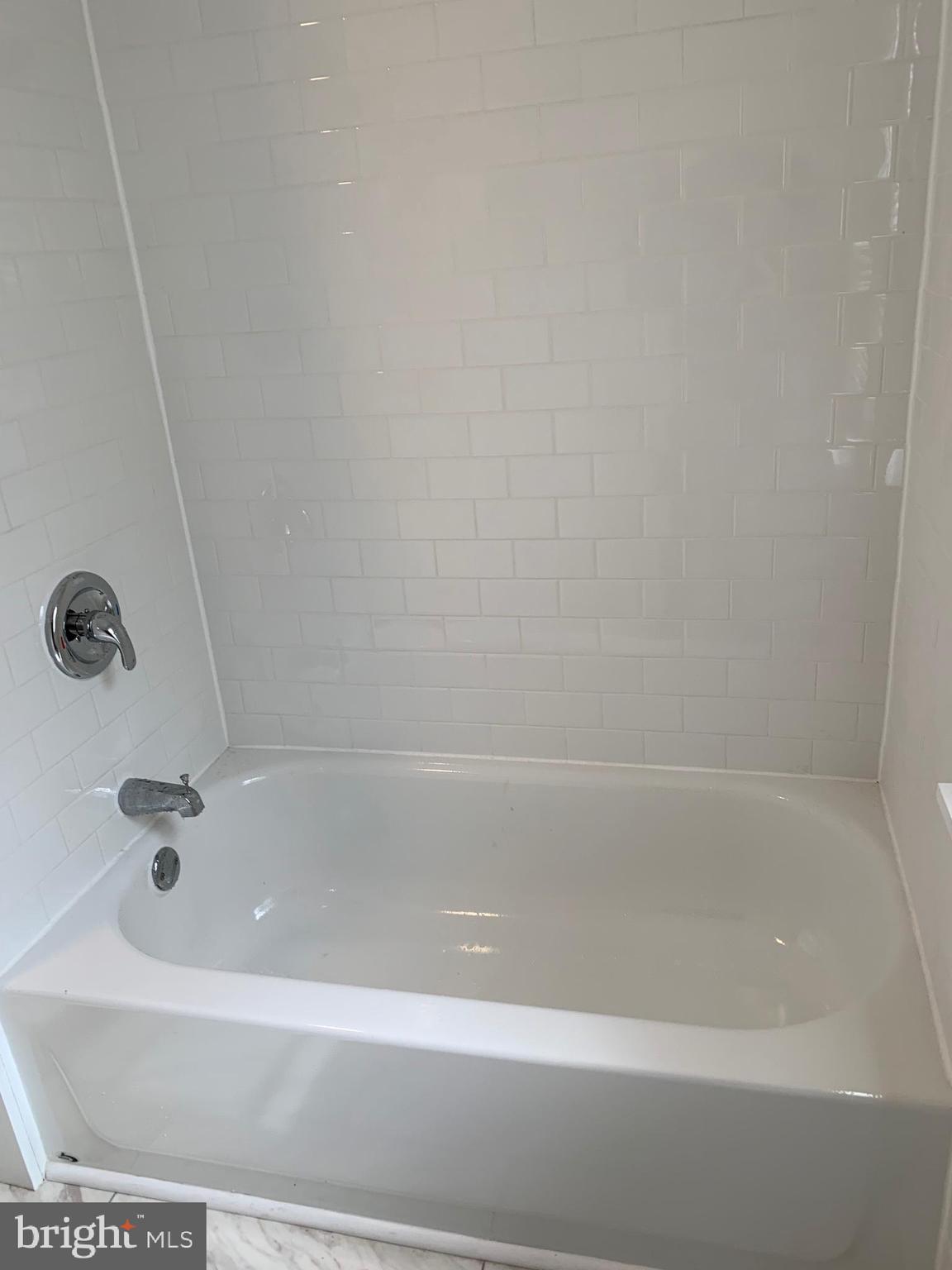 PORT RICHMOND - Residential Lease