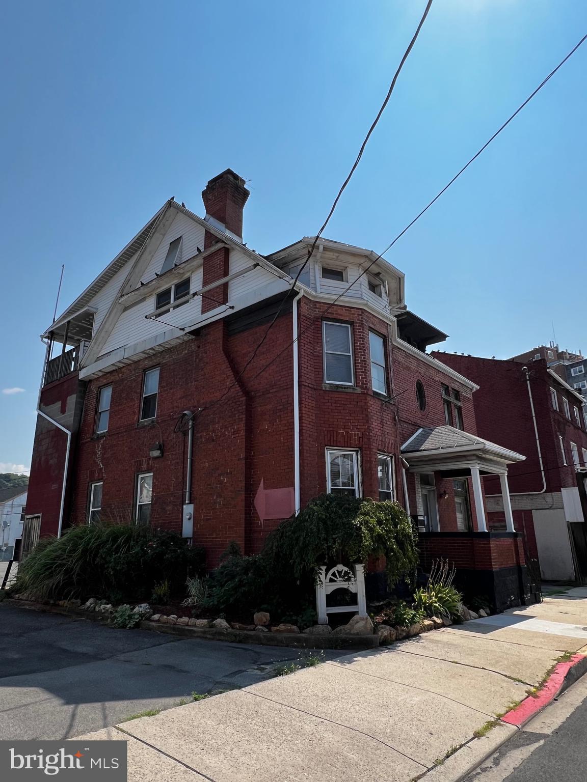 163 N MECHANIC STREET