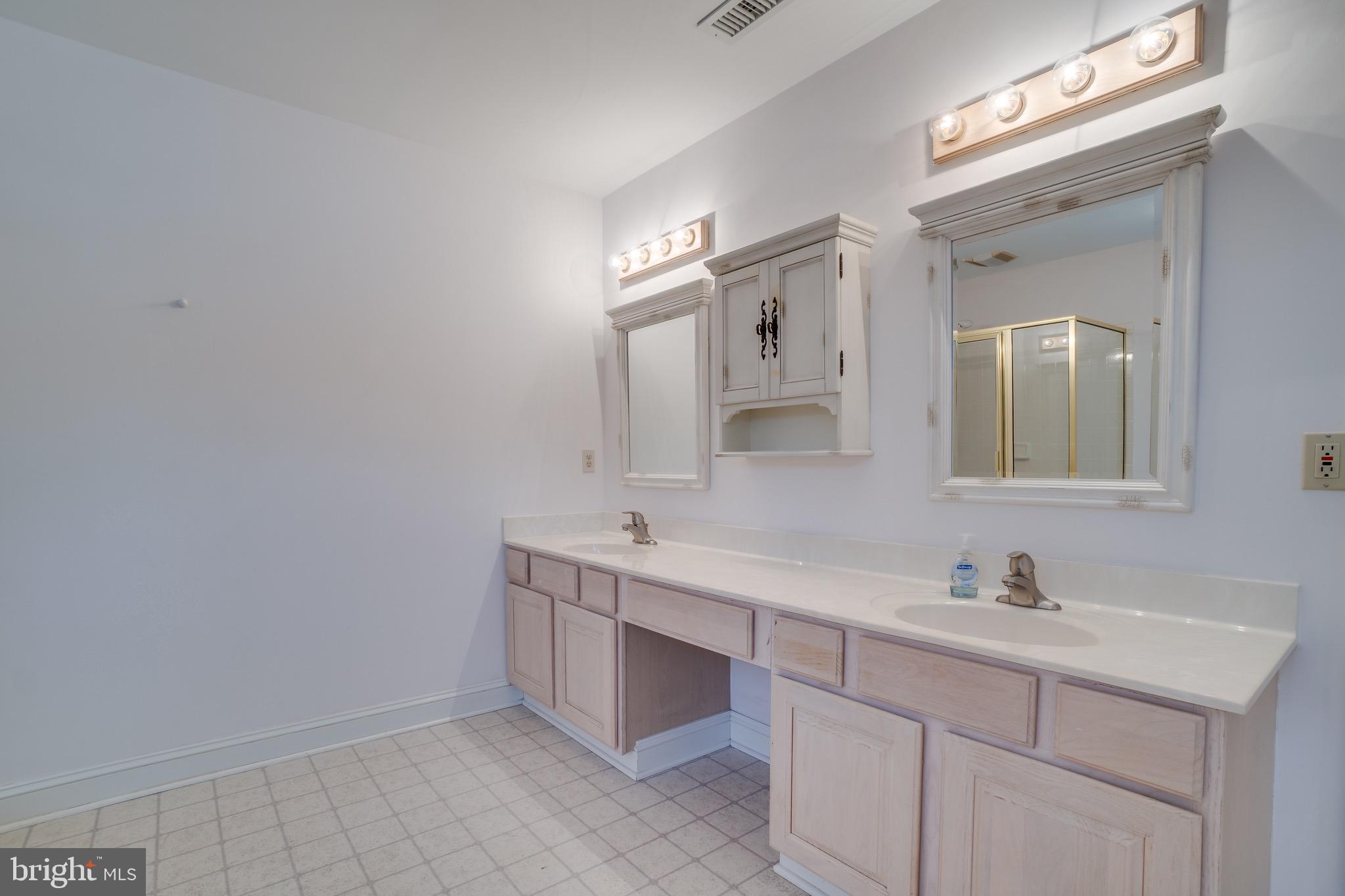 THE GREENS AT LEE'S HILL - Residential