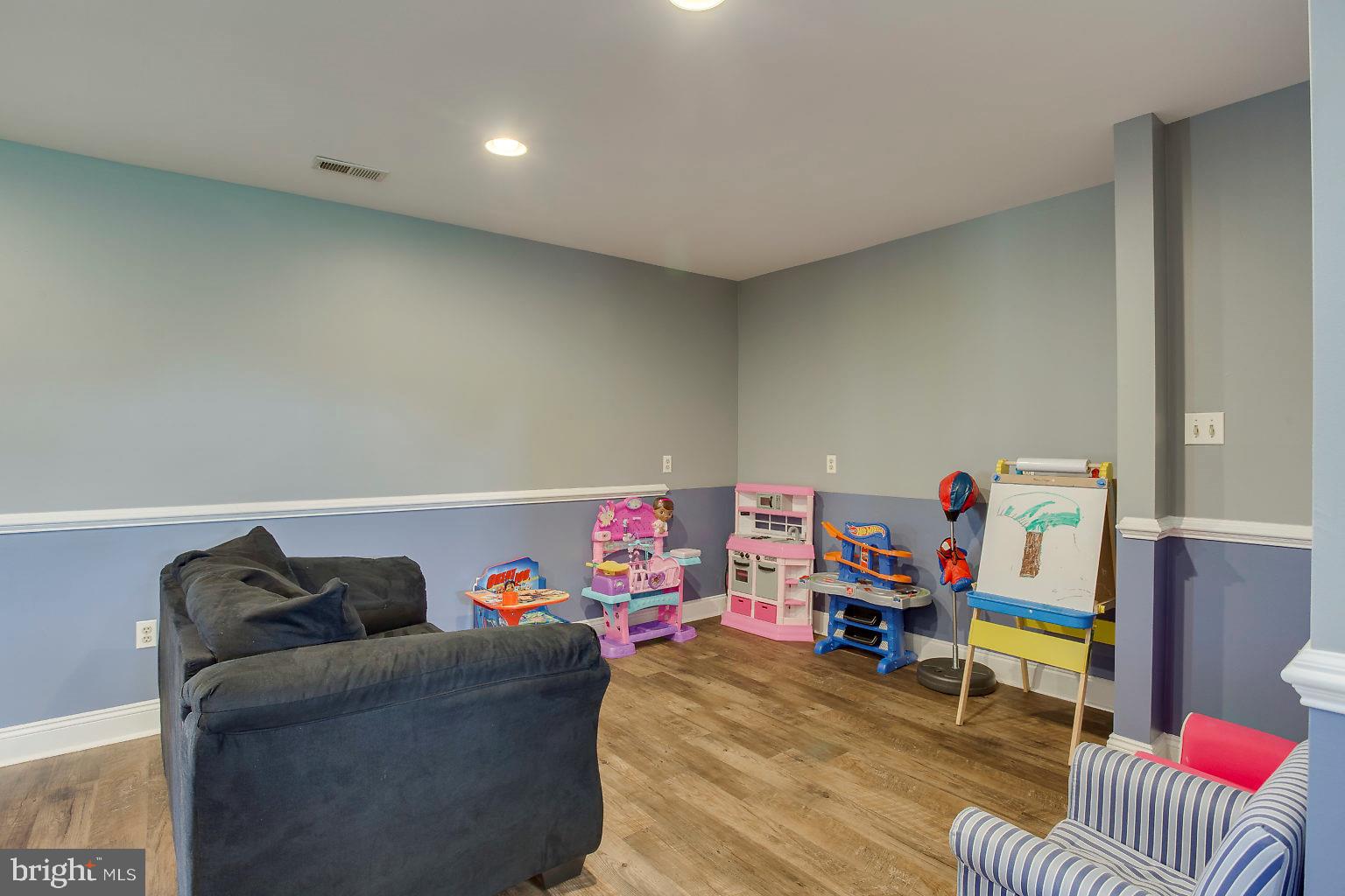 FRANKLINS CHANCE - Residential