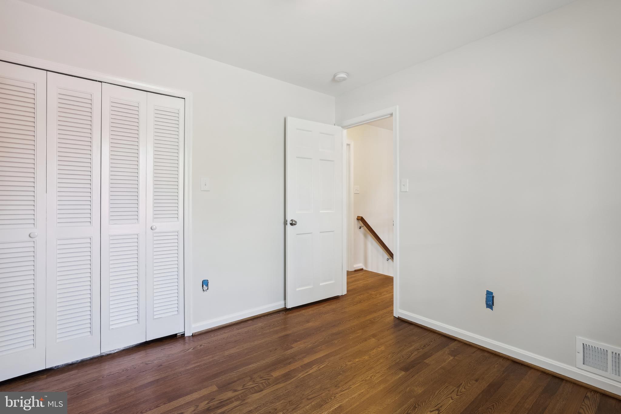 COUNTRY CLUB MANOR - Residential