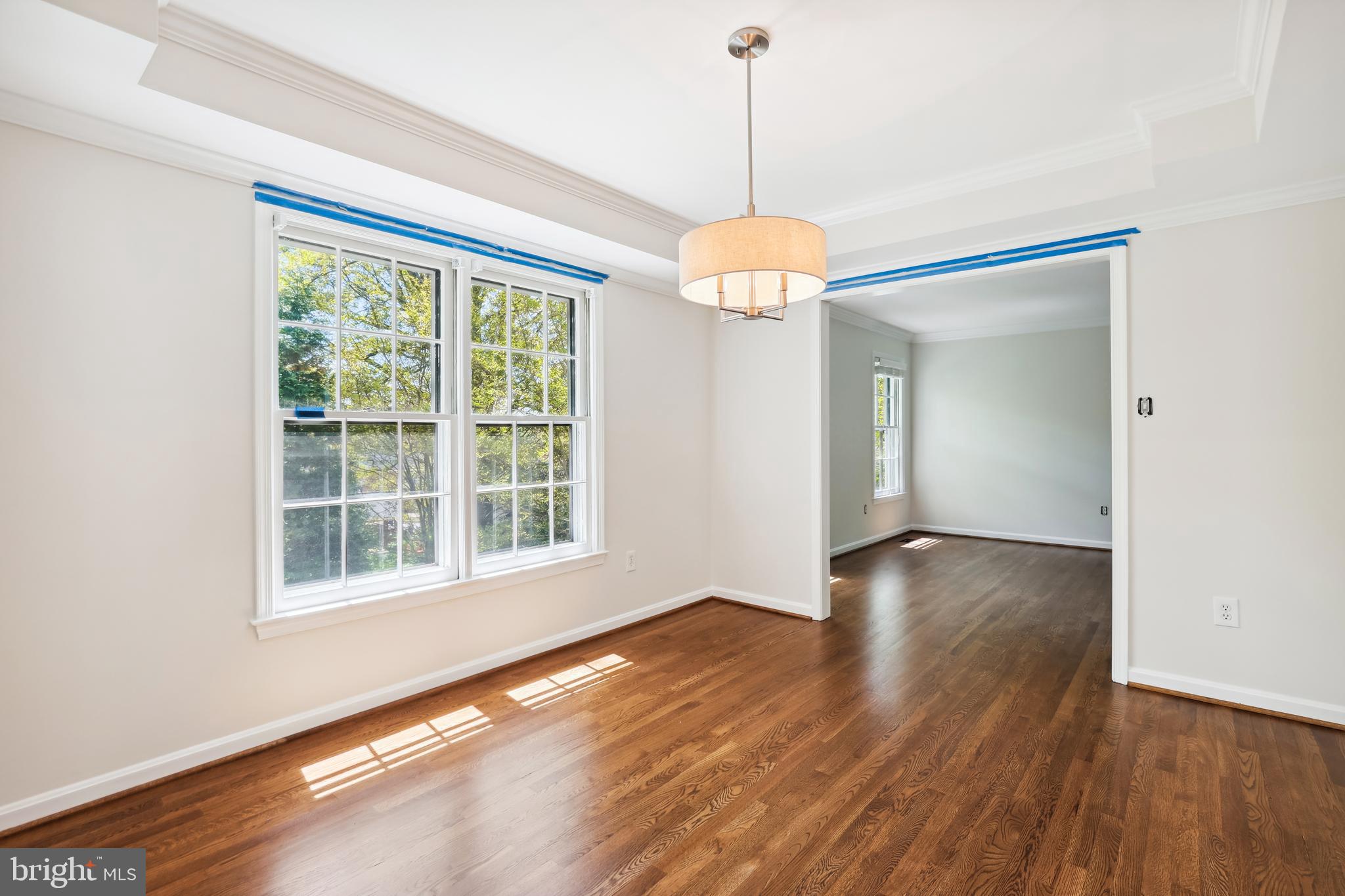 COUNTRY CLUB MANOR - Residential