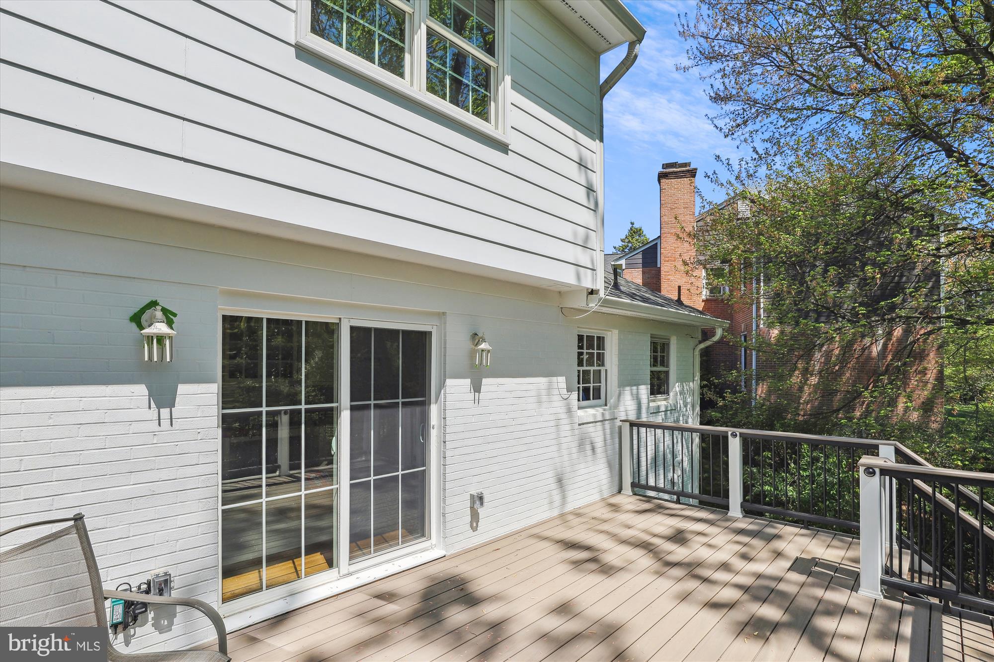 COUNTRY CLUB MANOR - Residential