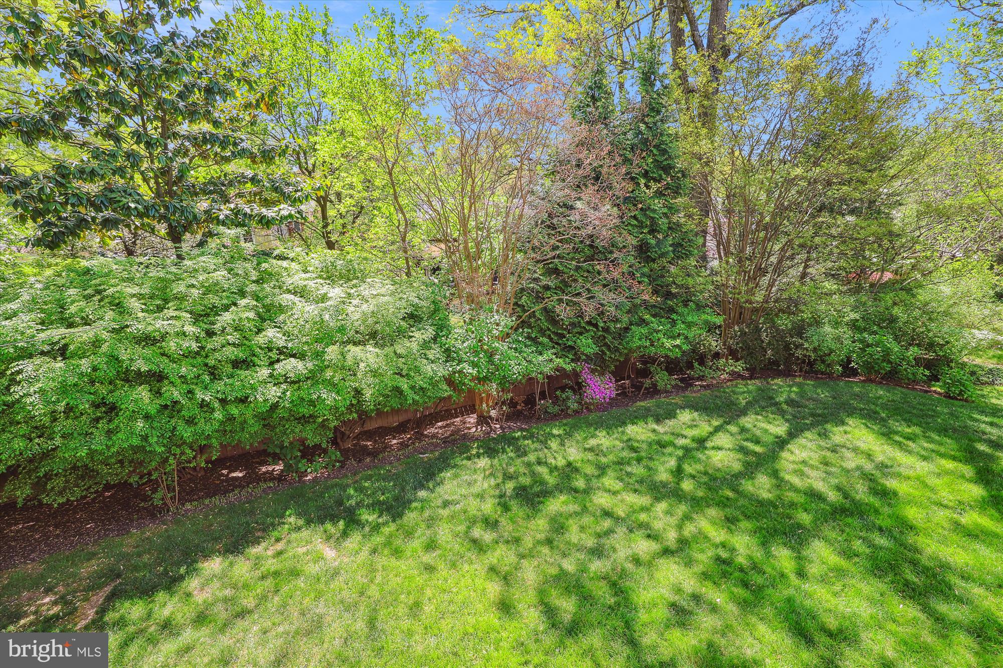 COUNTRY CLUB MANOR - Residential